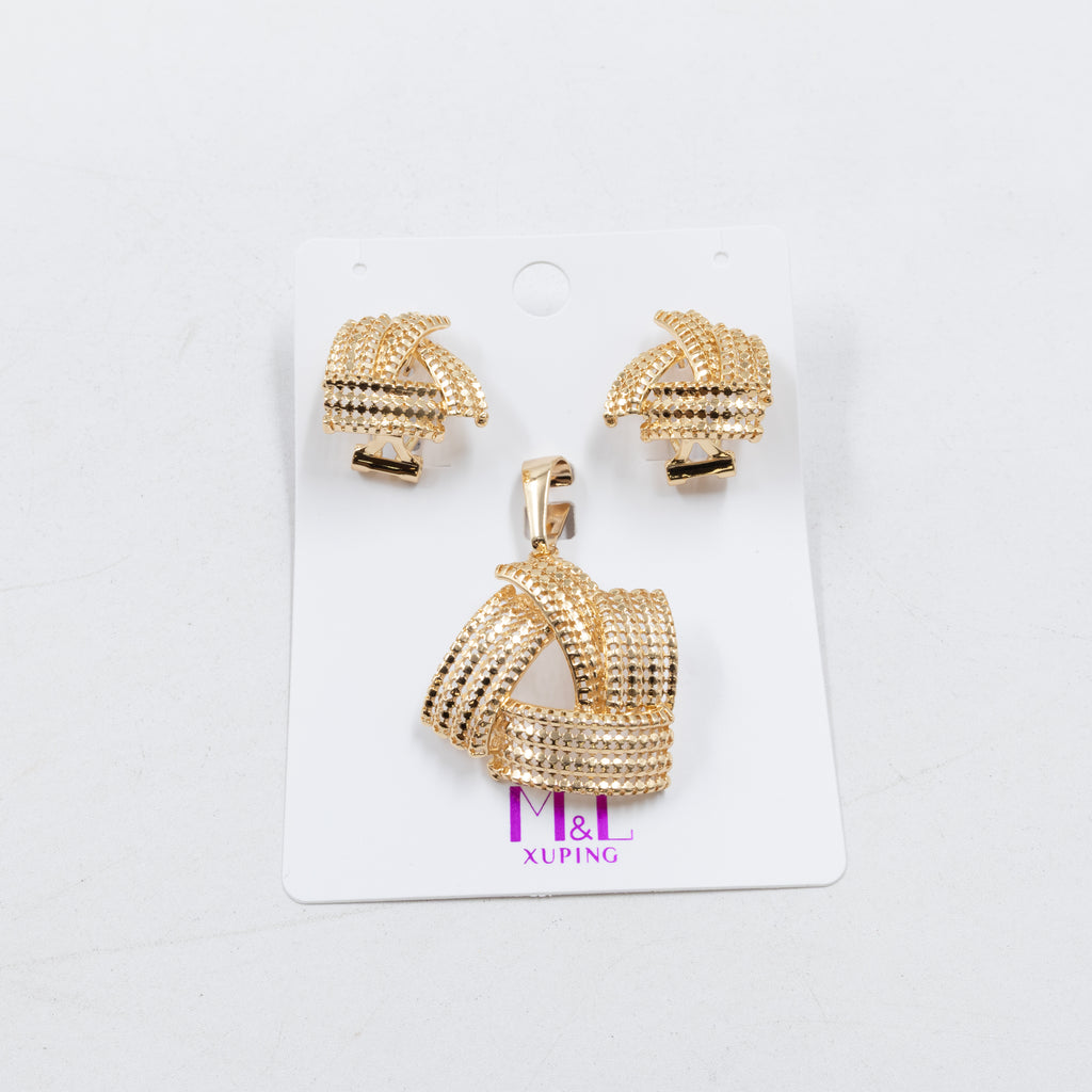 Conjunto de de Aretes y Dije M7 Oro Laminado