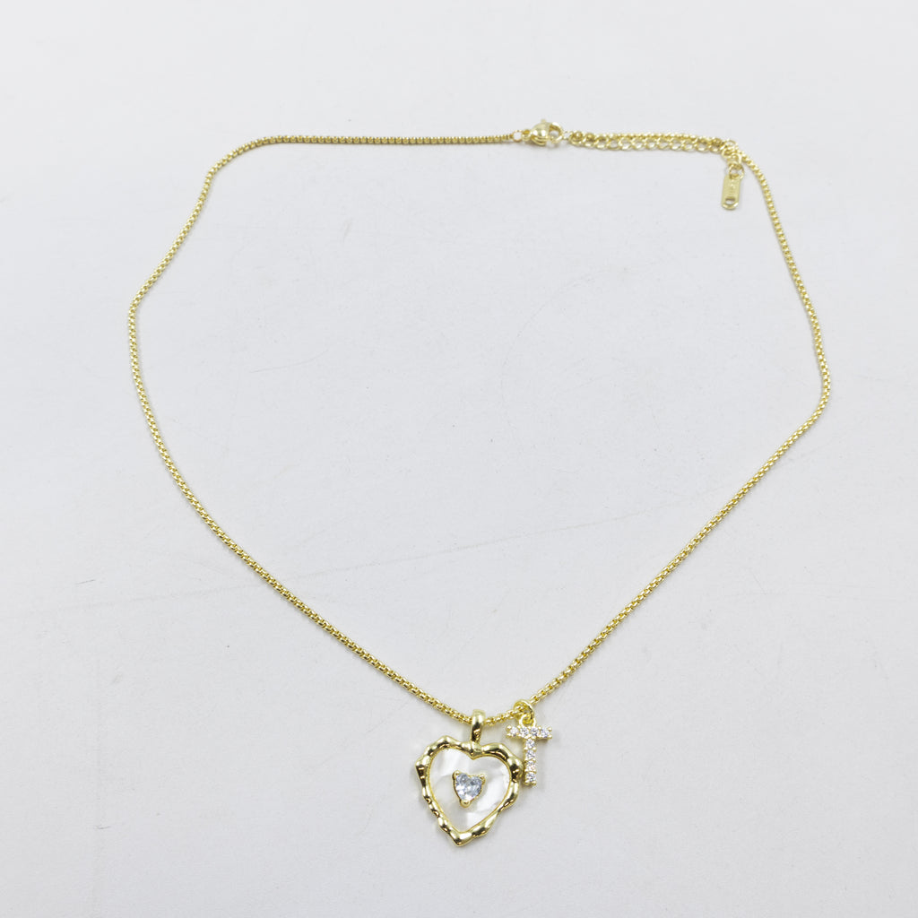 Collares Dorados con dije de Letra y corazon M3 Oro Laminado