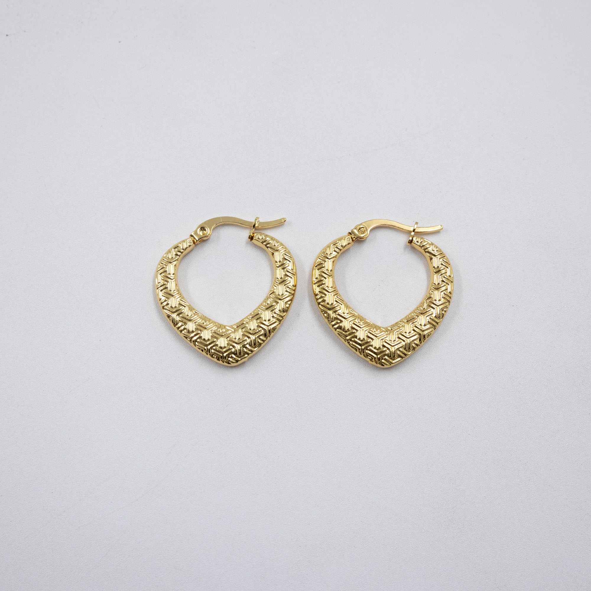 Aretes Dorados Chicos M6 Oro Laminado