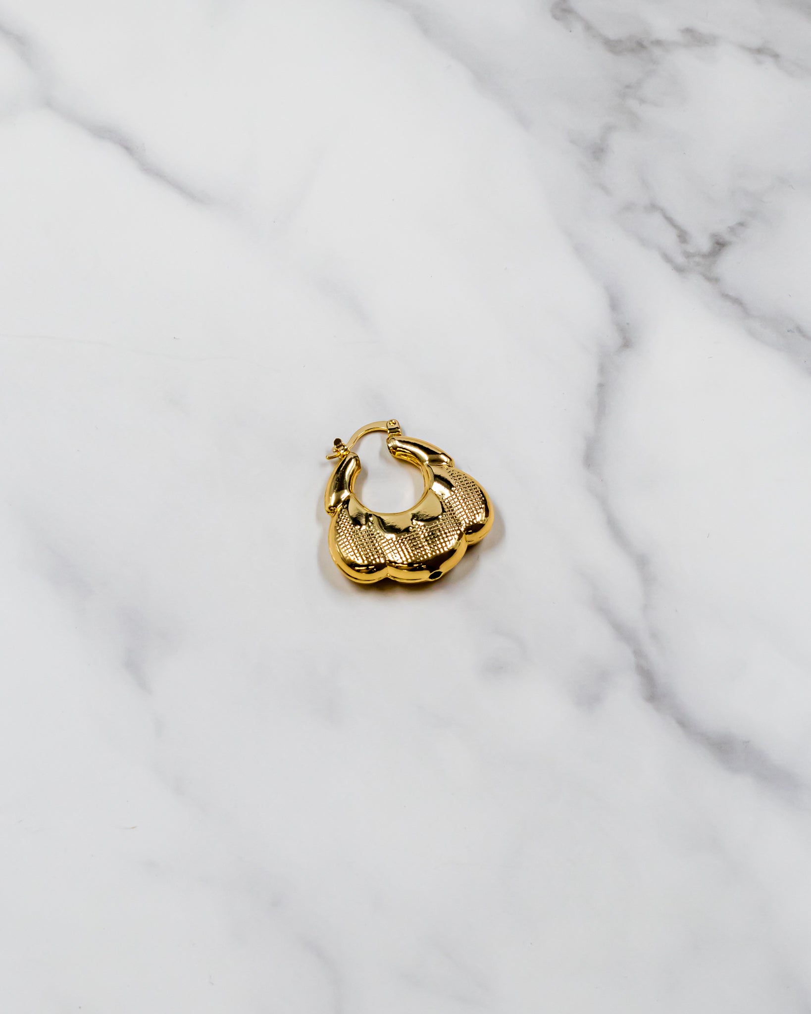 Aretes tipo canasta - M1 Oro Laminado
