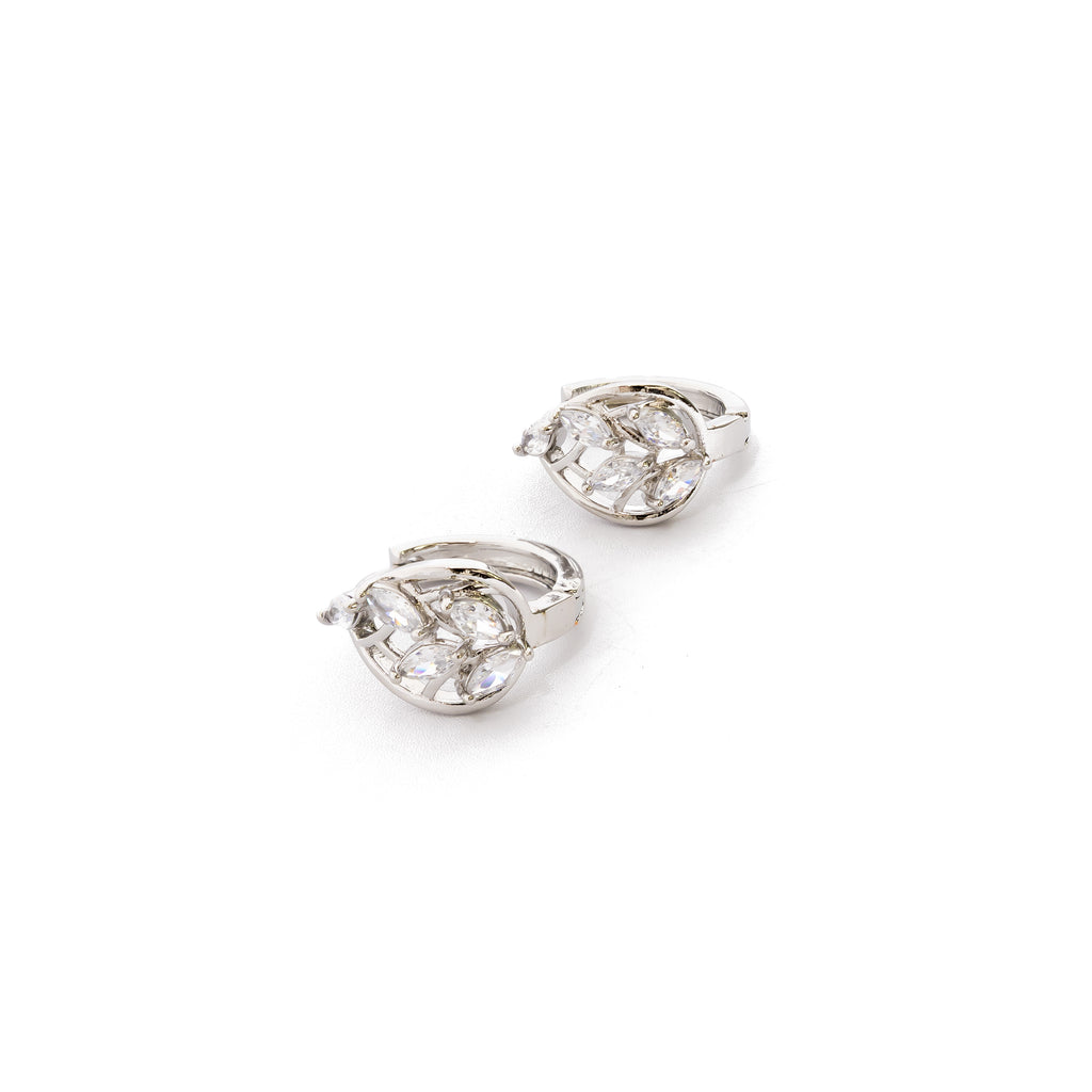 Aretes Plateados Huggies con Piedras Blancas M1 Oro Laminado