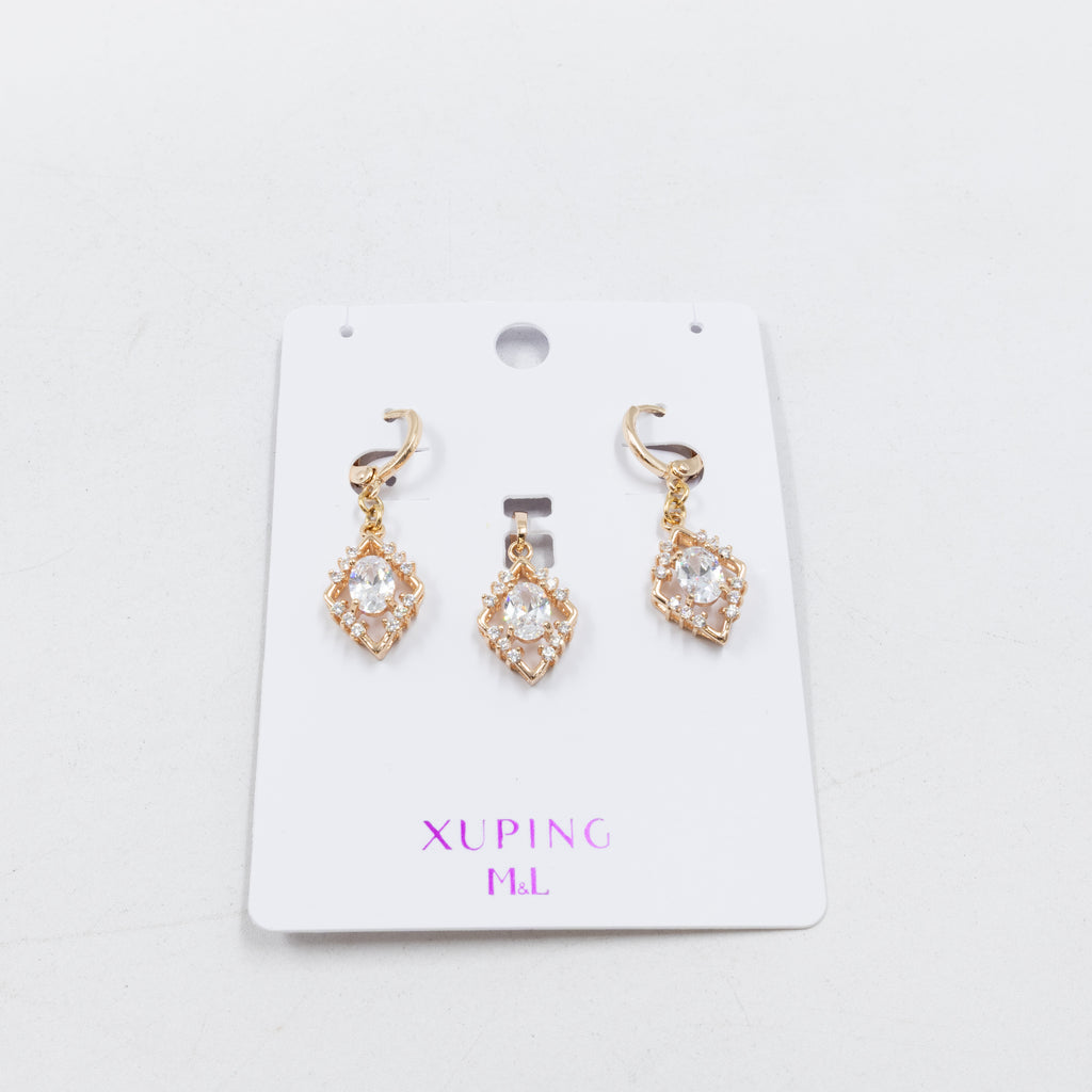 Conjunto de de Aretes y Dije M8 Oro Laminado