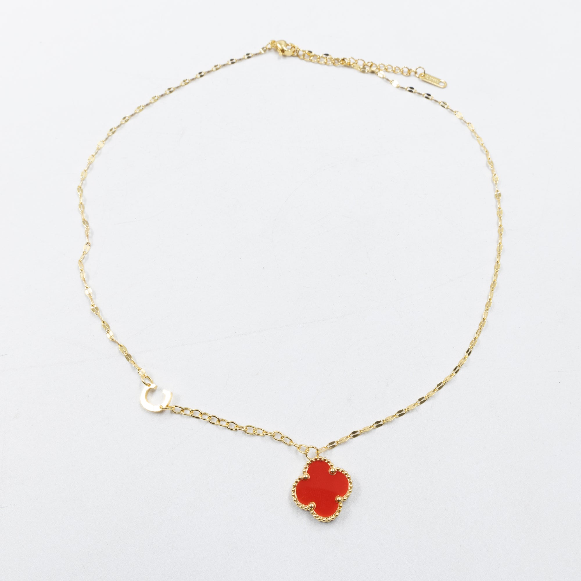 Collares Dorados con dijes de letra A, B, C y de Trebol M1 Oro Laminado