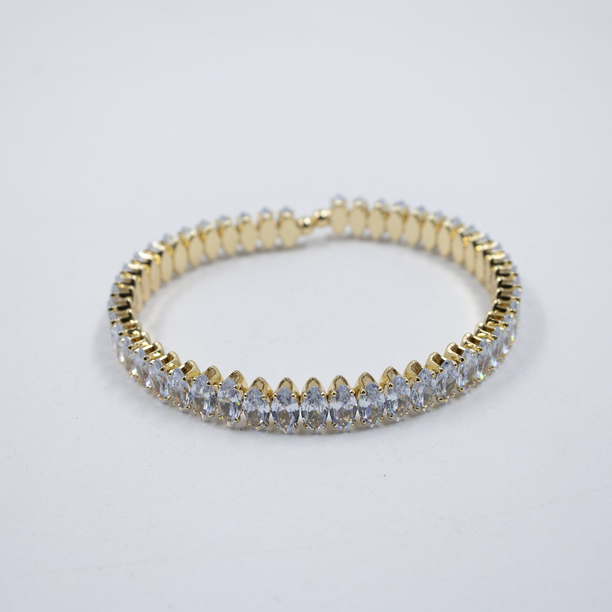 Pulseras Doradas con Piedras M3 Oro Laminado