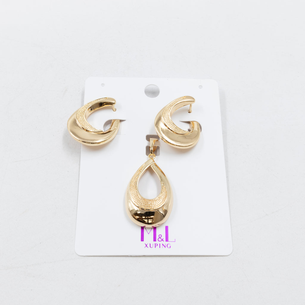 Conjunto de de Aretes y Dije M3 Oro Laminado