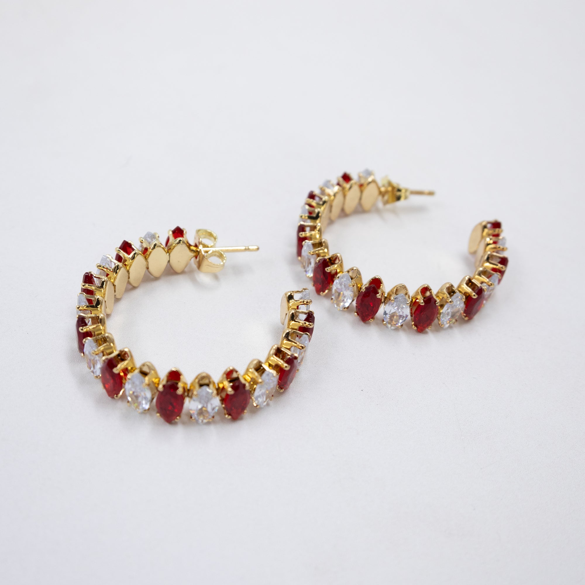 Aretes Dorados con piedras de color M7 Oro Laminado
