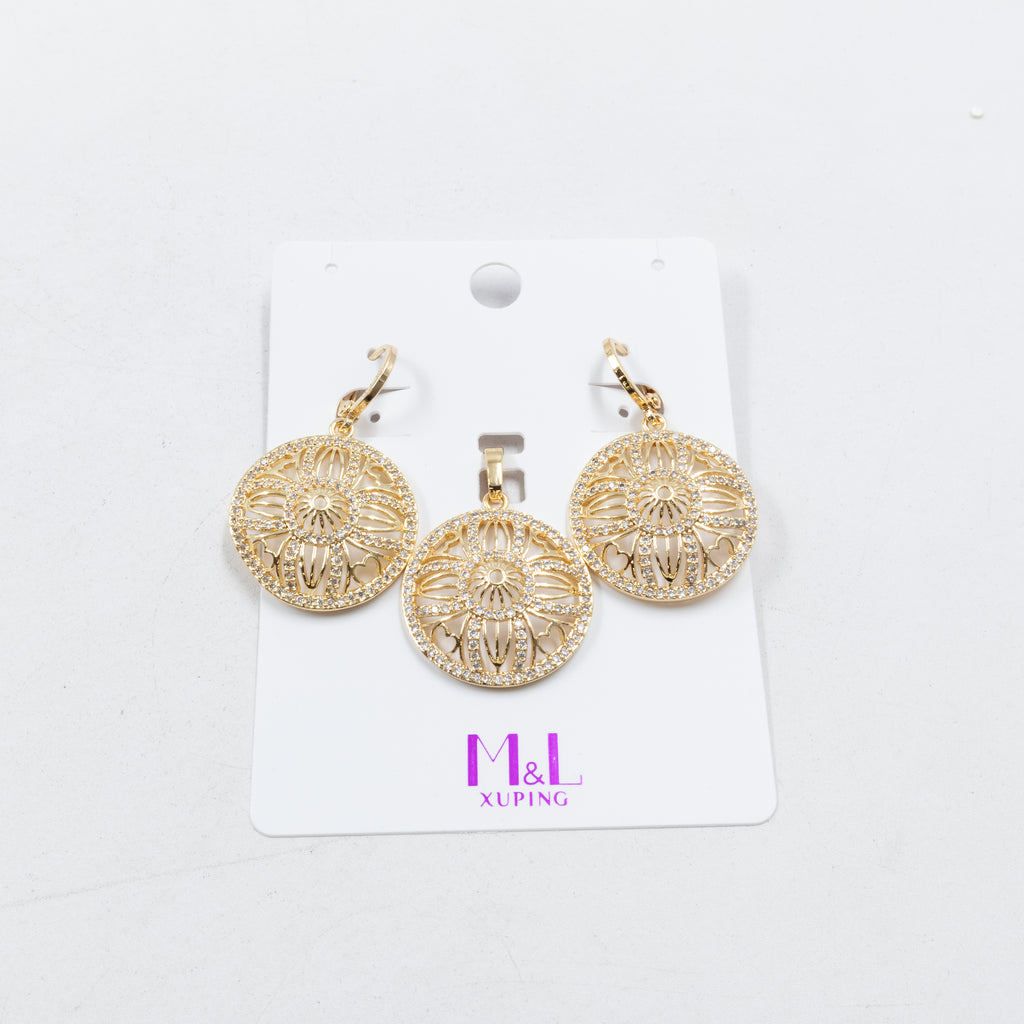 Conjunto de de Aretes y Dije M9 Oro Laminado