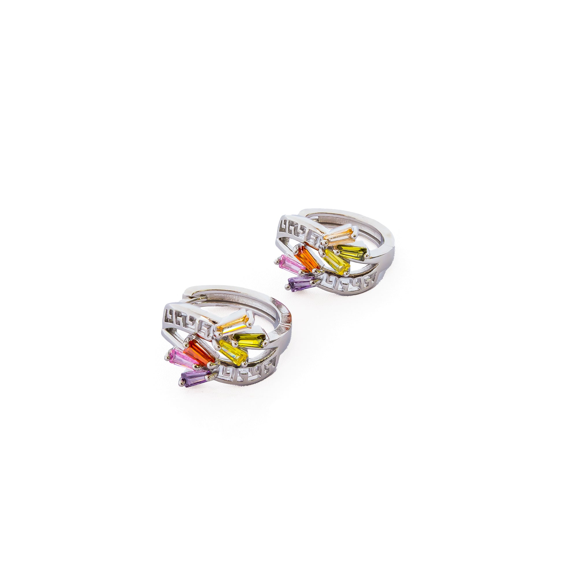 Aretes Plateados Huggies con Piedras Multicolor M8 Oro Laminado