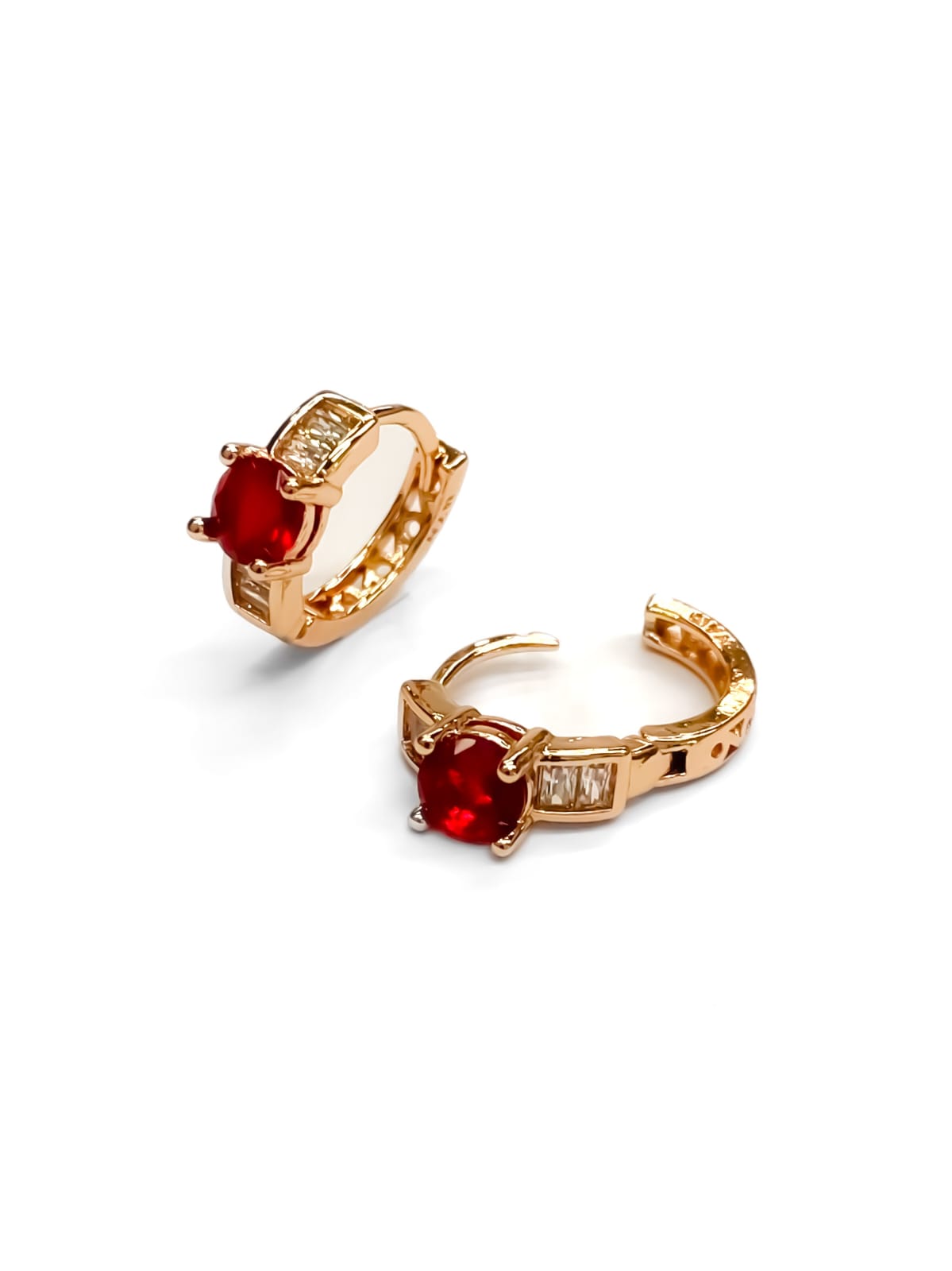 ARETES HUGGIES M5 - ORO LAMINADO