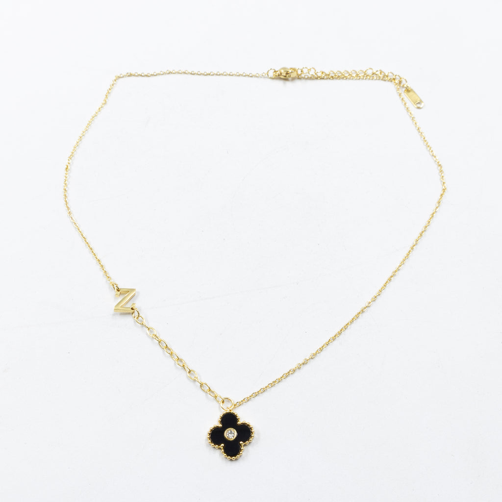 Collar de Dije de Trebol y letras M9 Oro Laminado