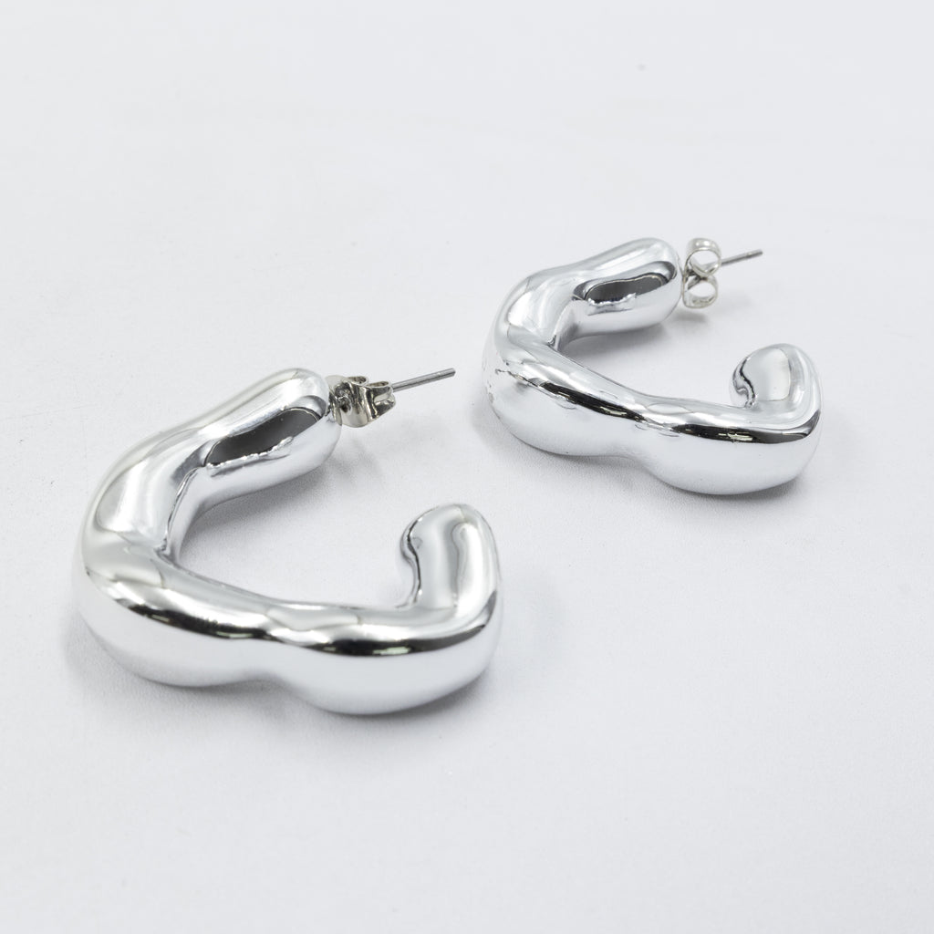 Aretes Plateados Diferentes Diseños 26/05/26 M3 Oro Laminado
