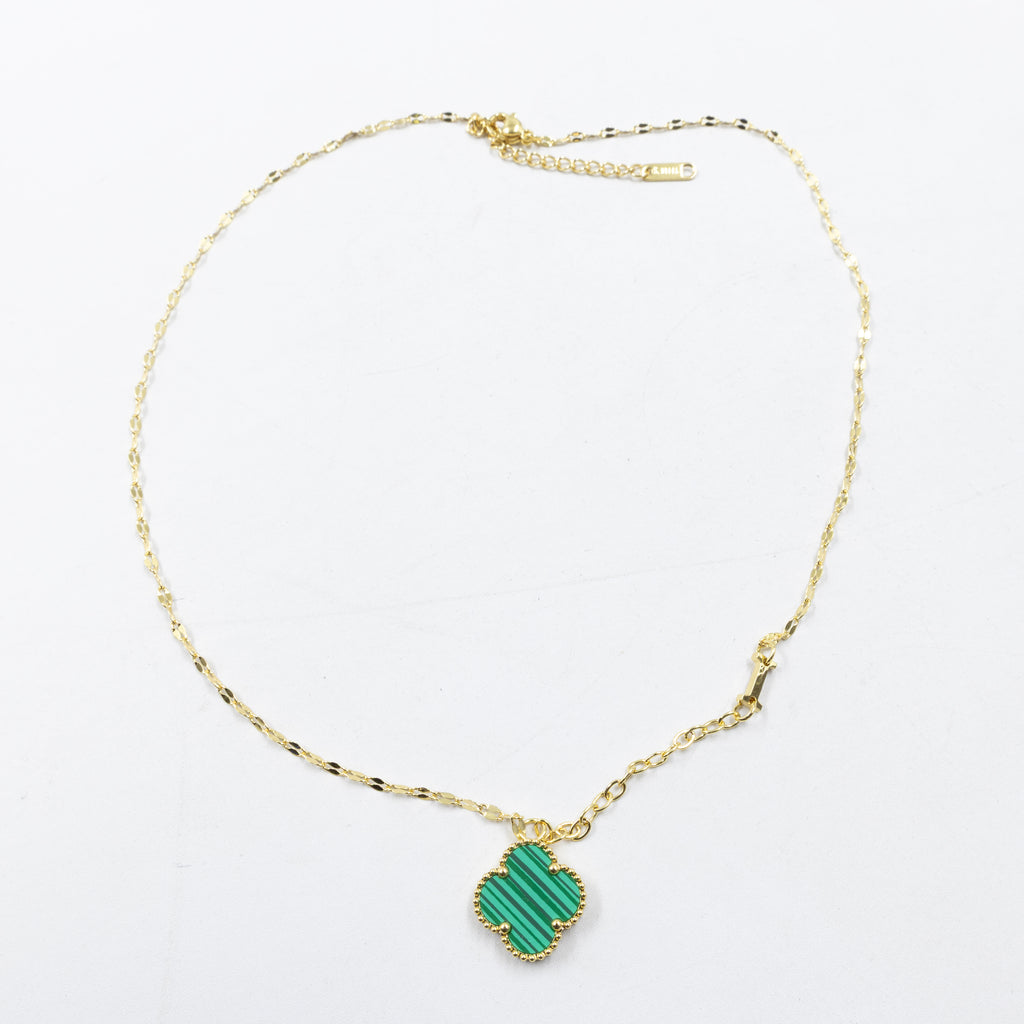 Collares Dorados con dijes de letra G, I ,K y dije de Trebol M3 Oro Laminado