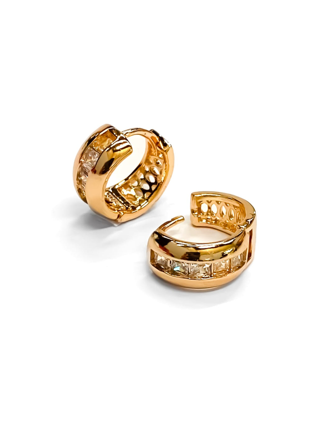 ARETES HUGGIES M8 - ORO LAMINADO