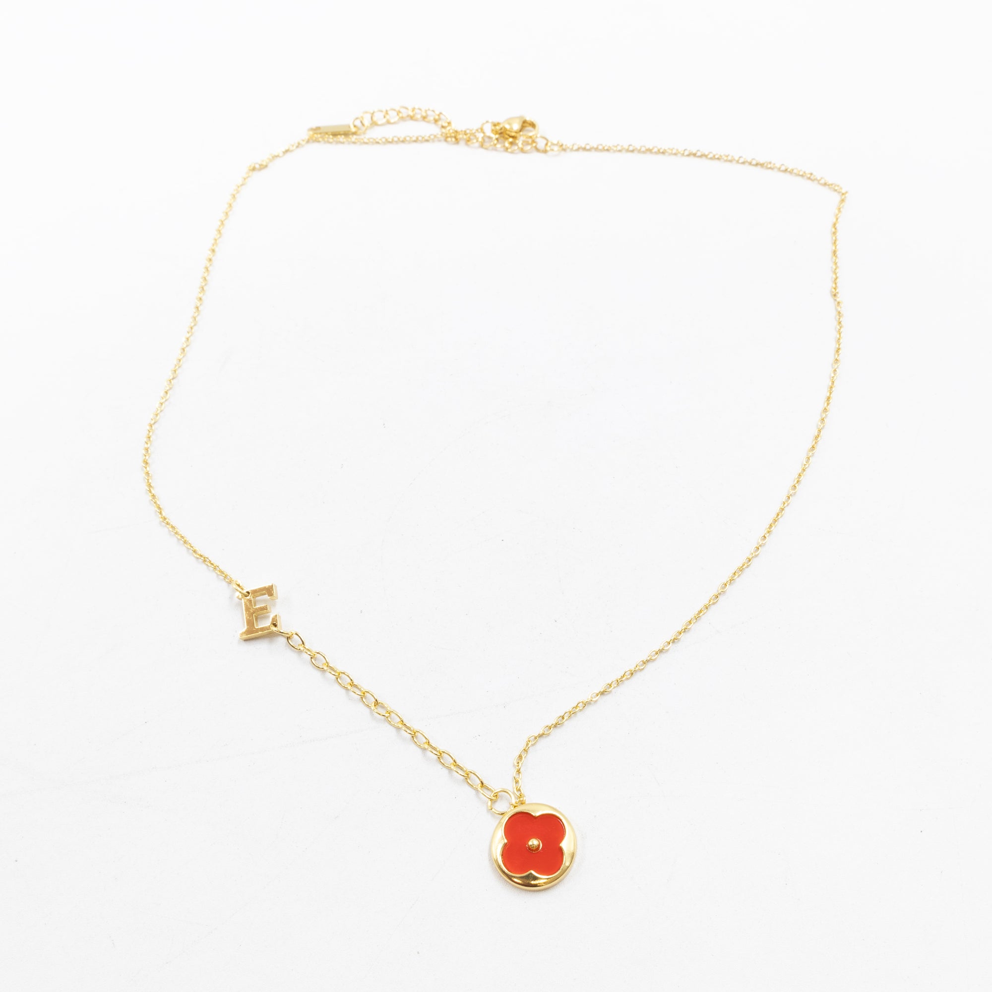 Collares Dorados con dijes de letra D,E,F y dije de Trebol M2 Oro Laminado