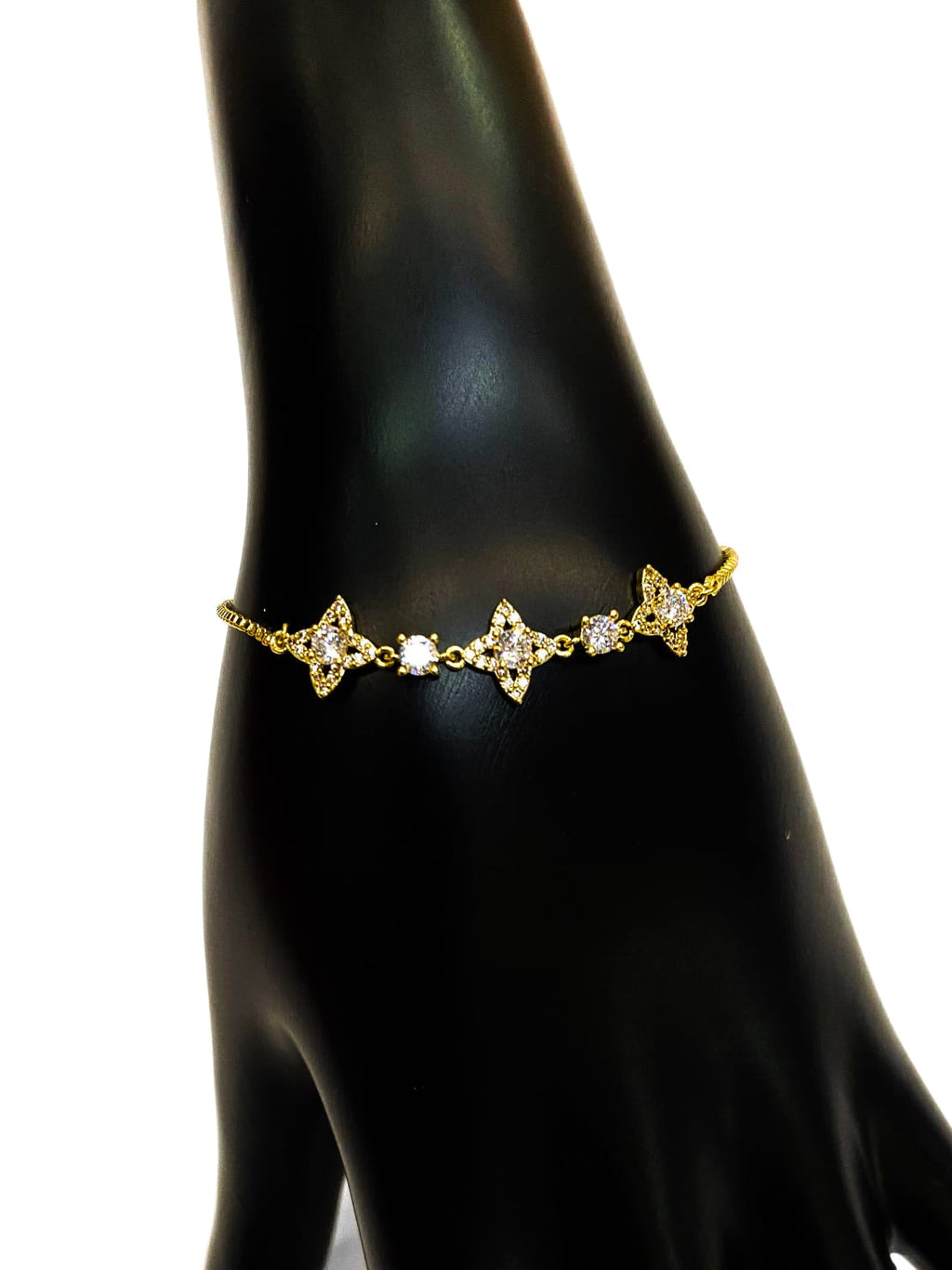 Pulsera de piedras con dije - M2 Oro Laminado