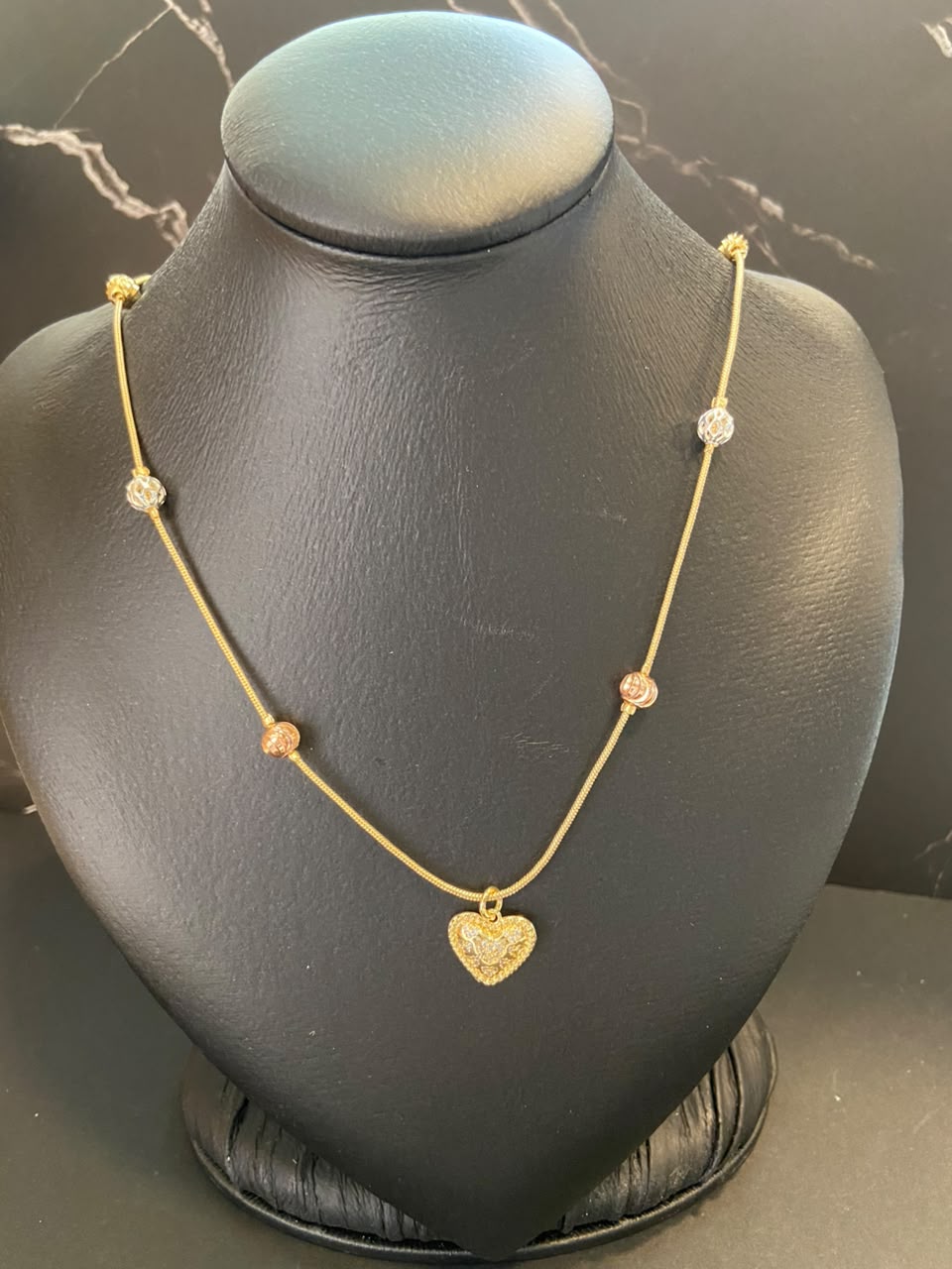 [12/SEPTIEMBRE/26] Collar Dorado de Tres colores con Dije M1 Oro Laminado