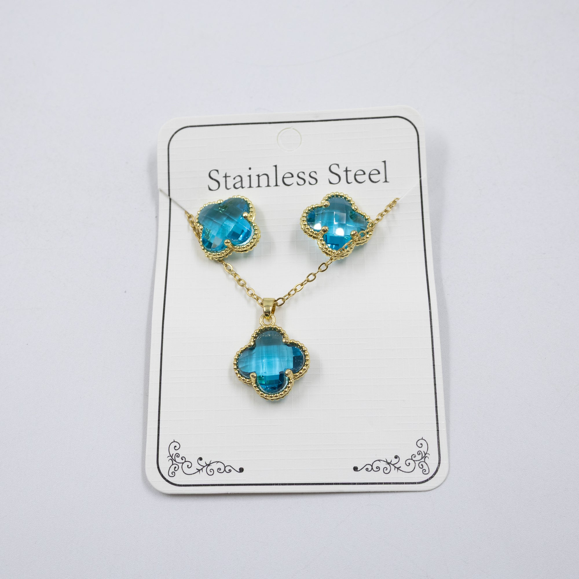 Conjunto Dorado de Trebol M2 Oro Laminado
