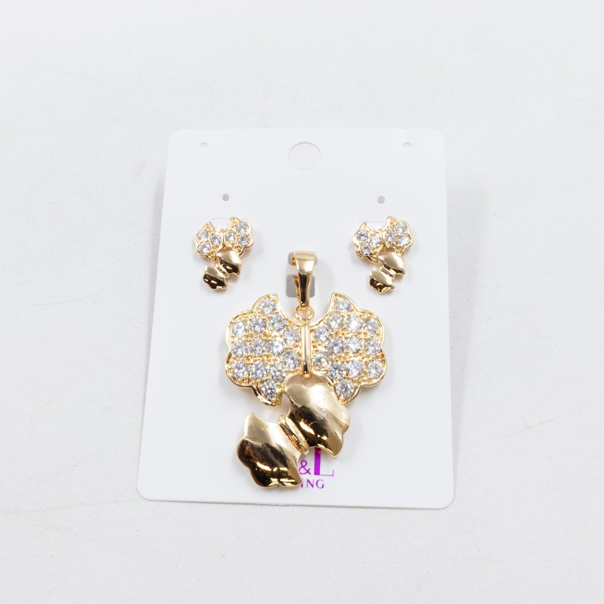 Conjunto de de Aretes y Dije M5 Oro Laminado