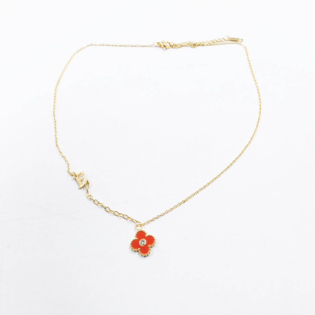 Collar de Dije de Trebol y letra D,E,F  M2 Oro Laminado