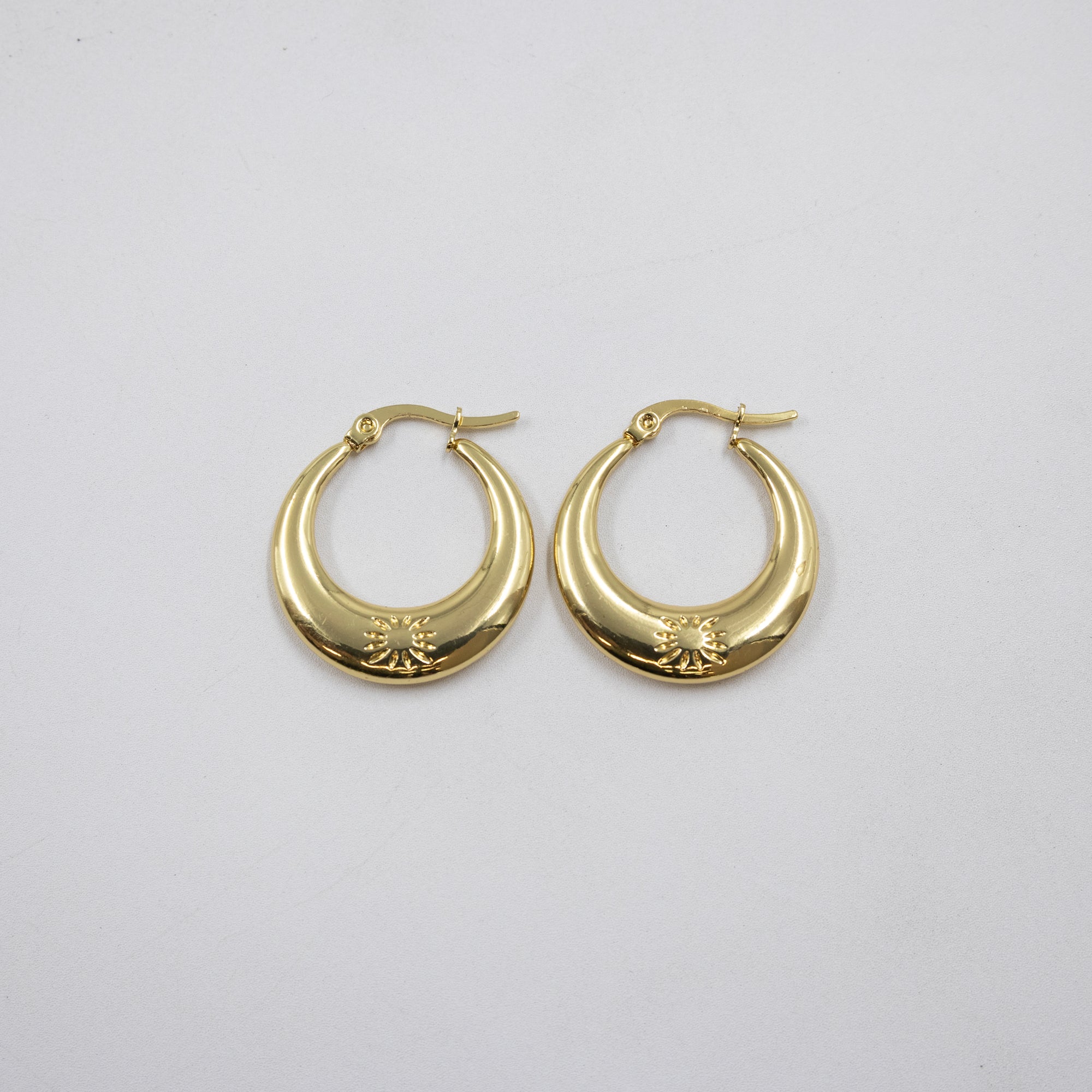 Aretes Dorados Chicos M5 Oro Laminado