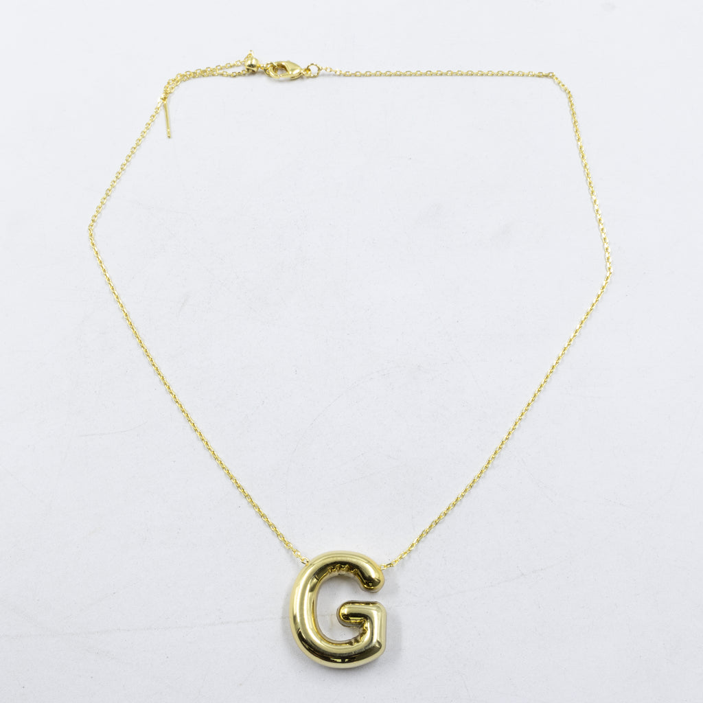 Collar Dorado con Dije de letras Grandes M1 Oro Laminado