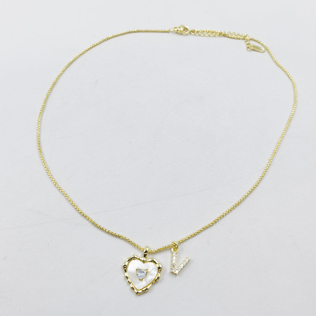 Collares Dorados con dije de Letra y corazon M3 Oro Laminado