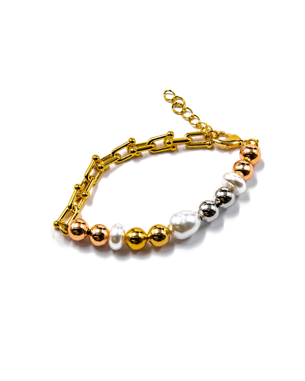 Pulsera Dorada con cuentas y dije - M1 Oro Laminado
