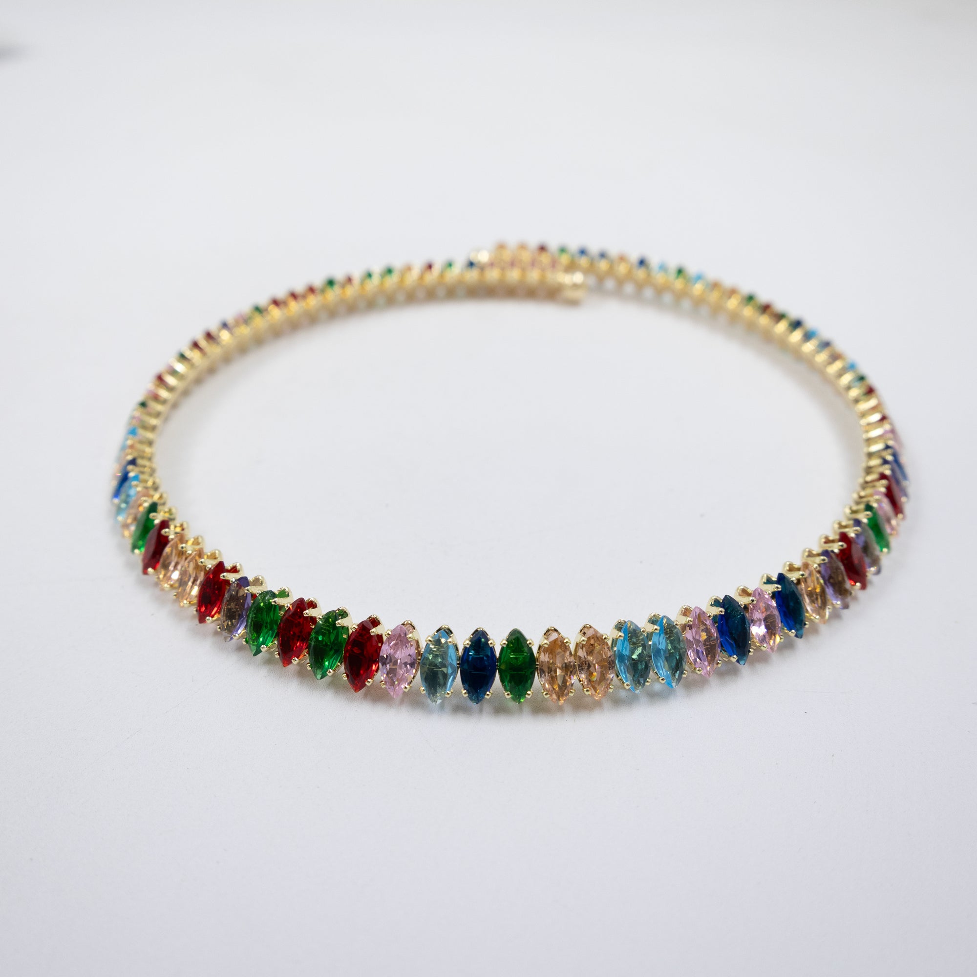 Collar con piedras Dorado y Plateado M1 Oro Laminado