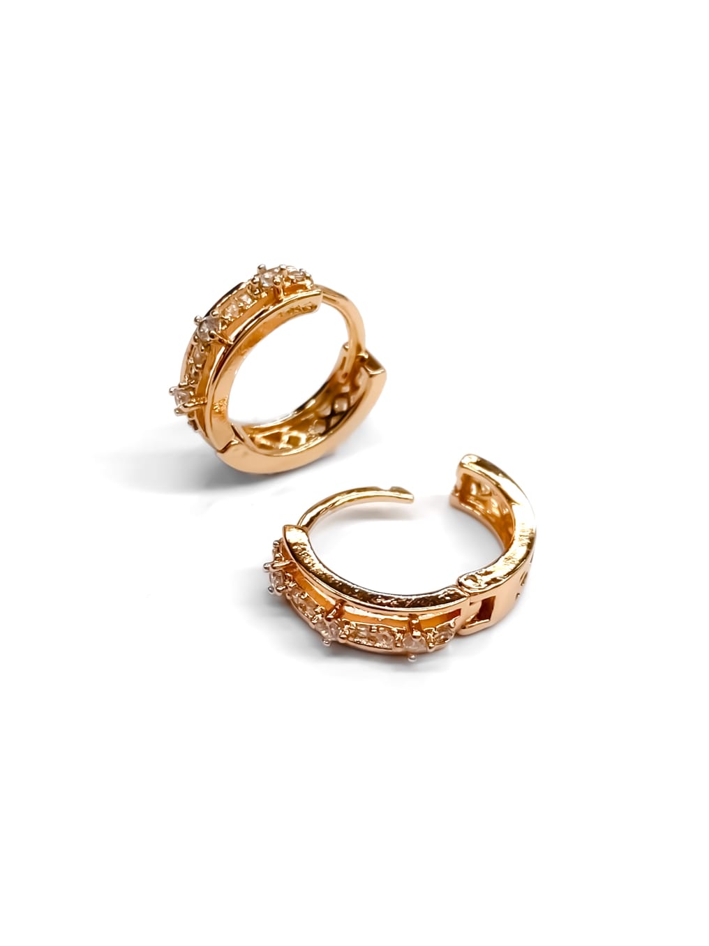 ARETES HUGGIES M10 - ORO LAMINADO