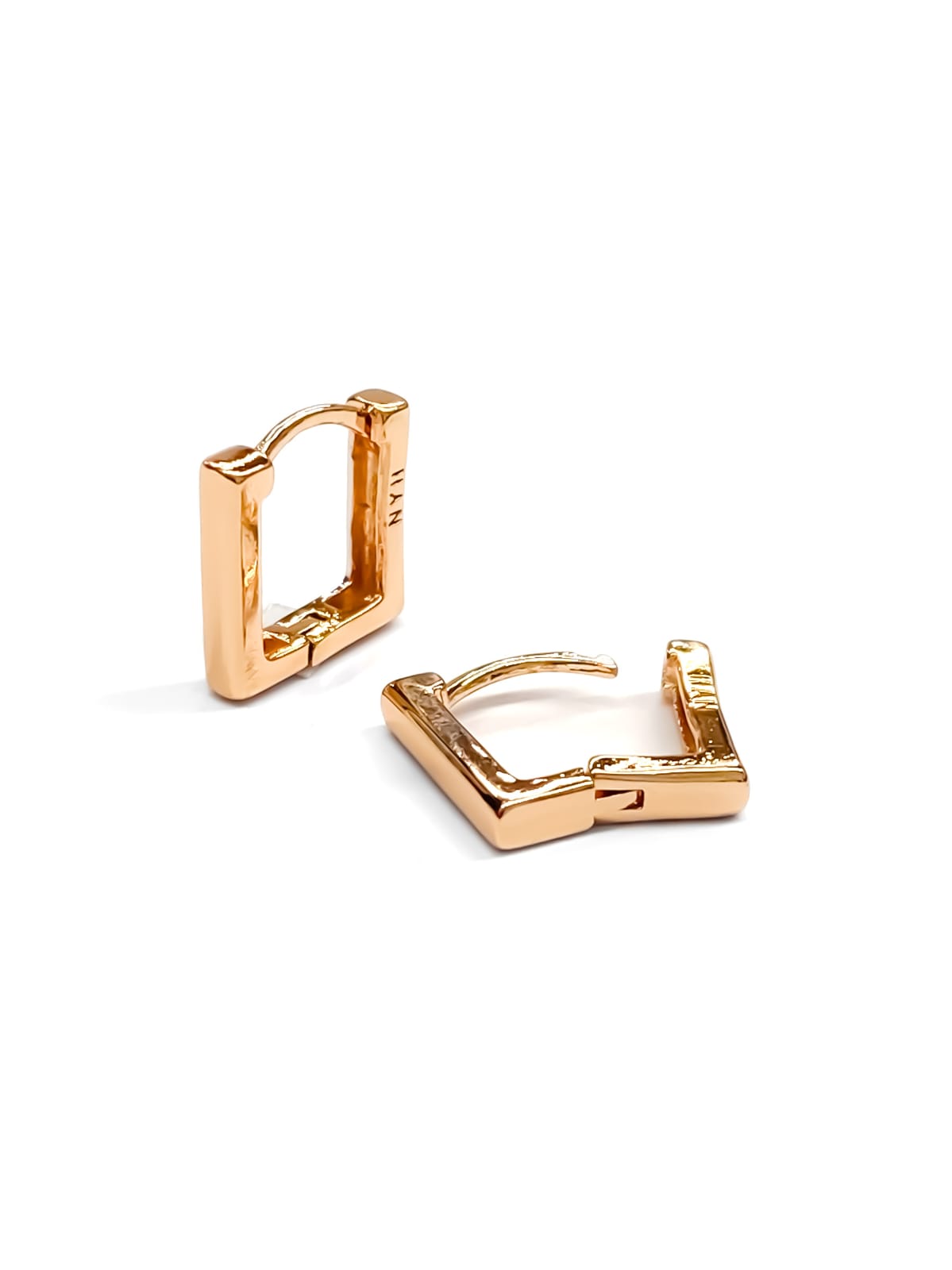 ARETES HUGGIES M17 - ORO LAMINADO