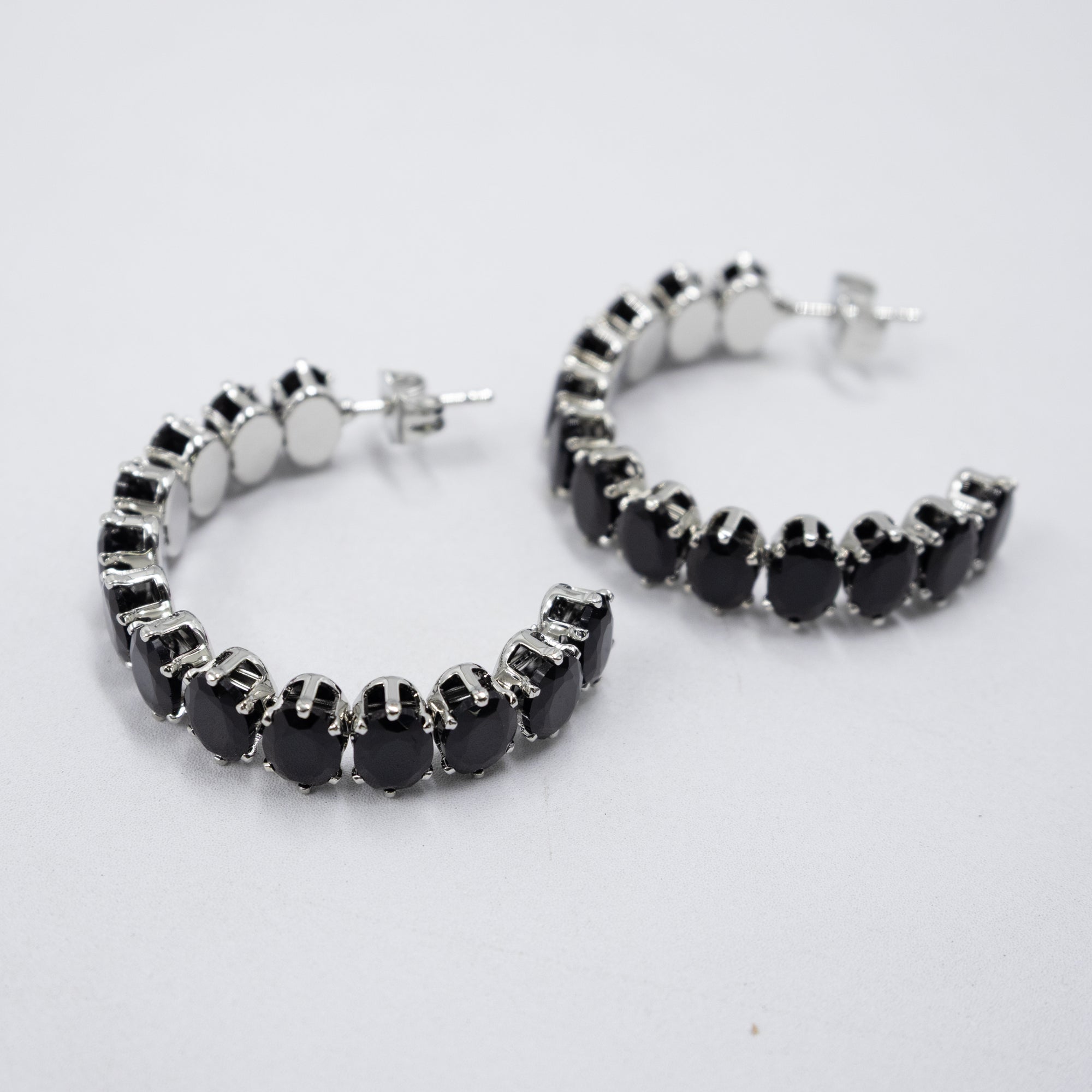 Aretes Plateados con piedras de color M5 Oro Laminado