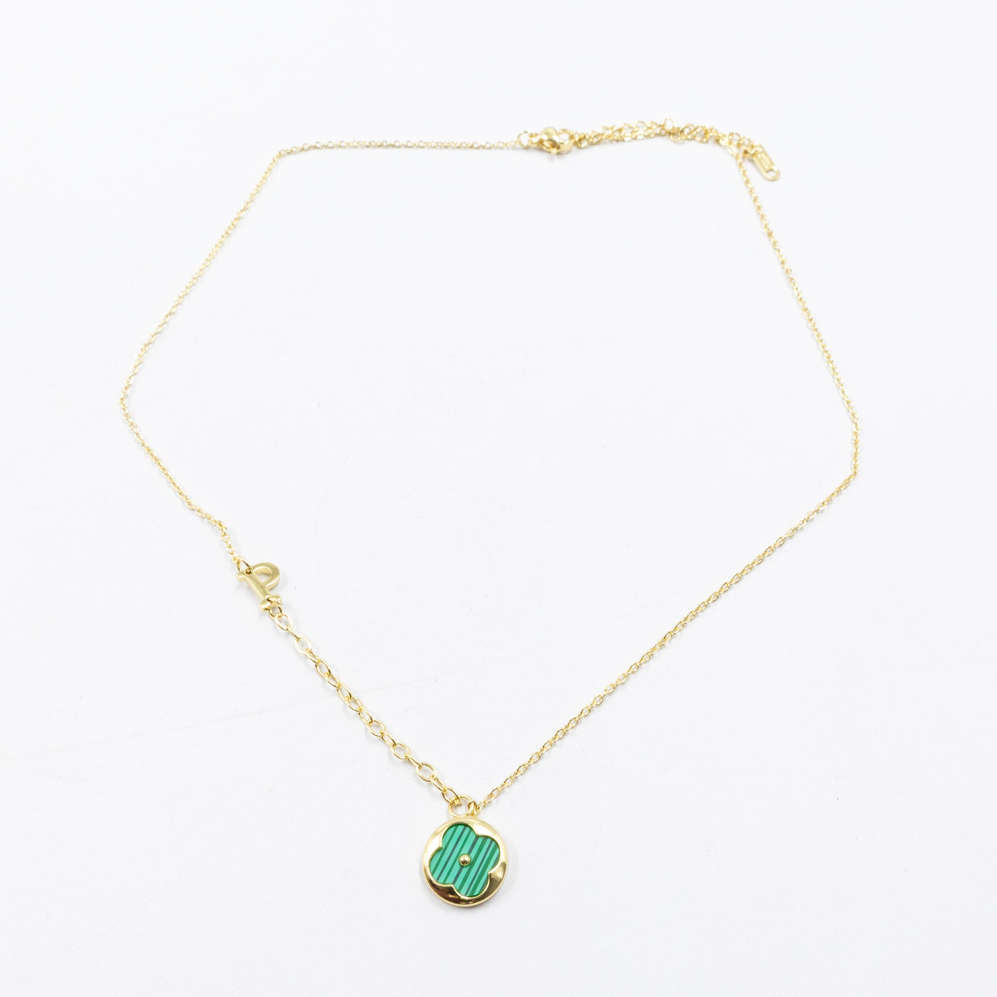 Collares Dorados con dijes de letra N,P,R y dije de Trebol M5 Oro Laminado