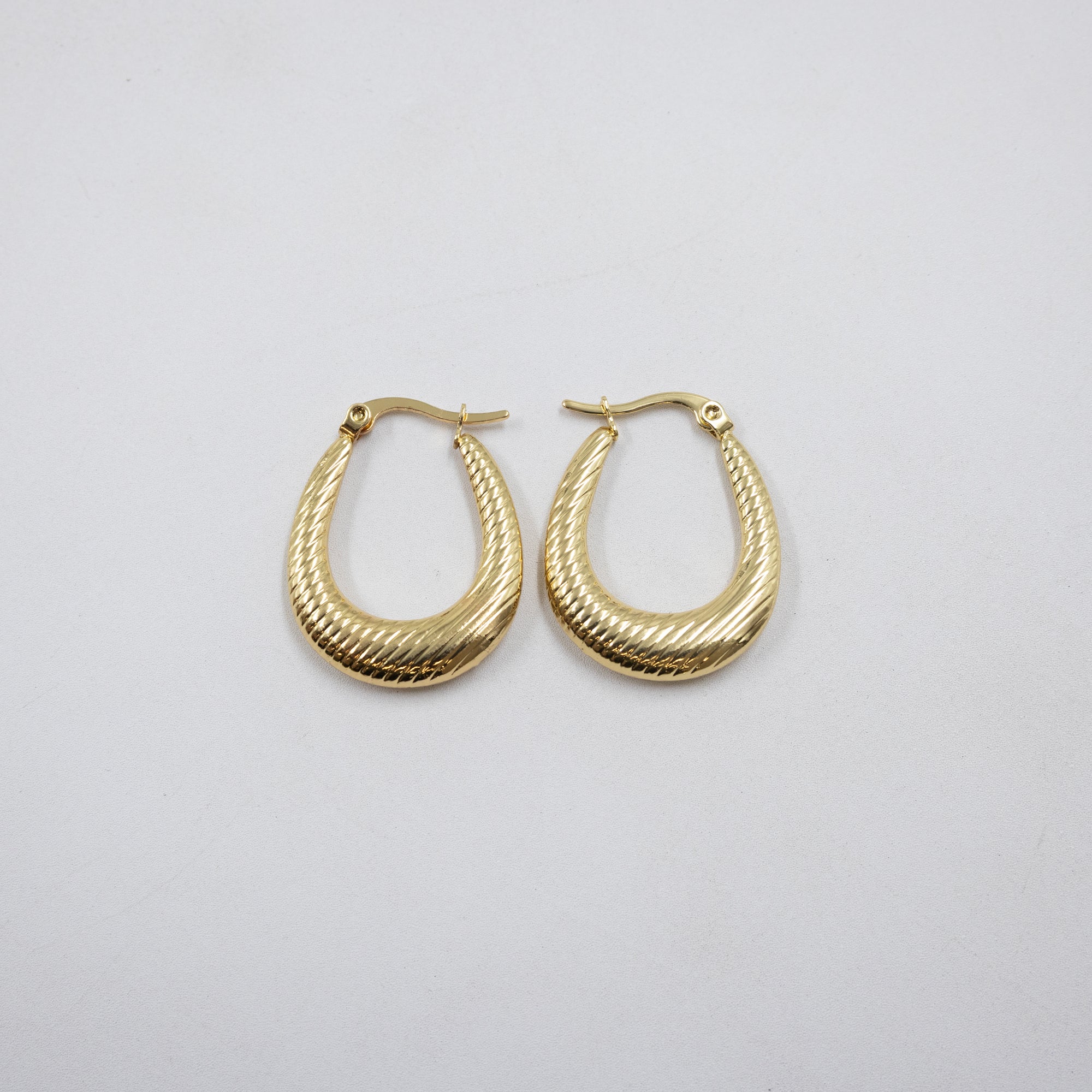 Aretes Dorados Chicos M2 Oro Laminado