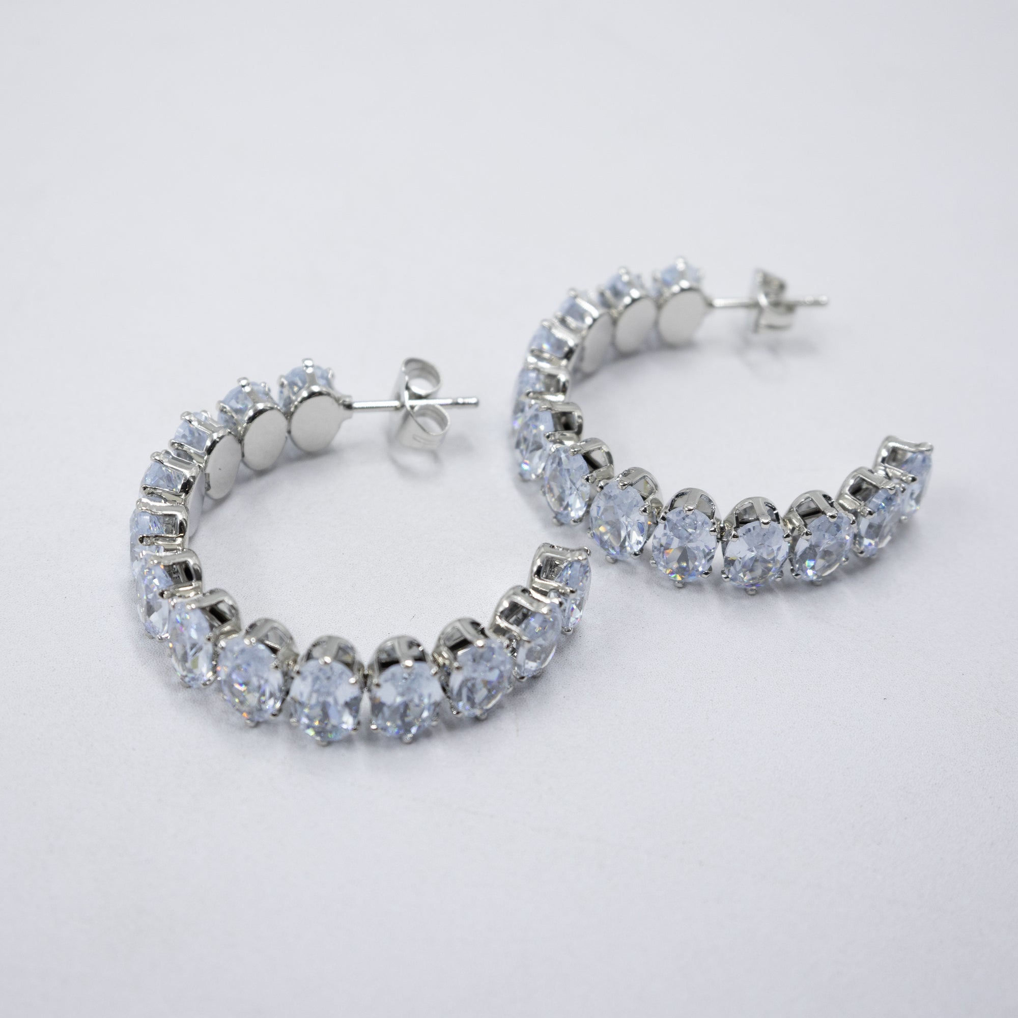 Aretes Plateados con piedras de color M5 Oro Laminado