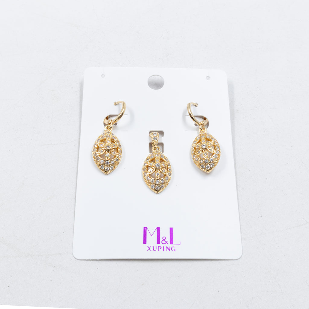 Conjunto de de Aretes y Dije M11 Oro Laminado