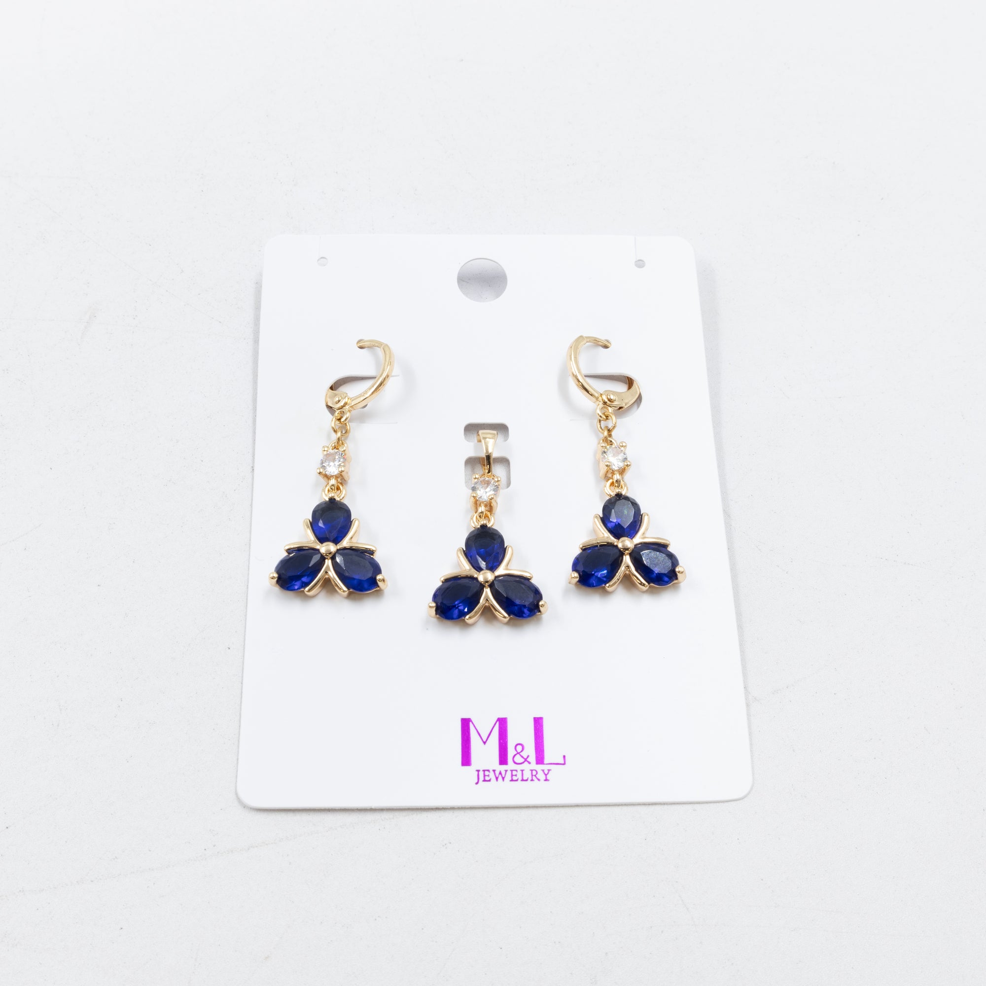 Conjunto de de Aretes y Dije M1 Oro Laminado