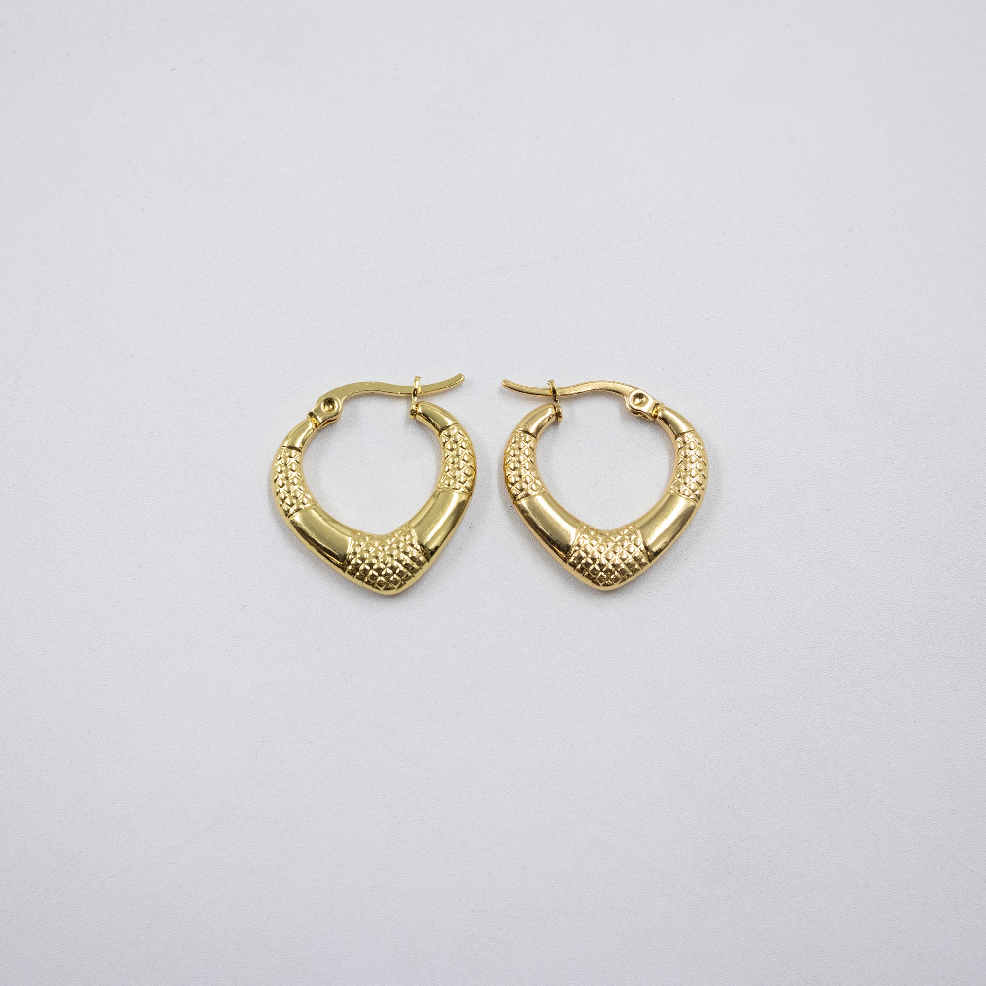 Aretes Dorados Chicos M6 Oro Laminado