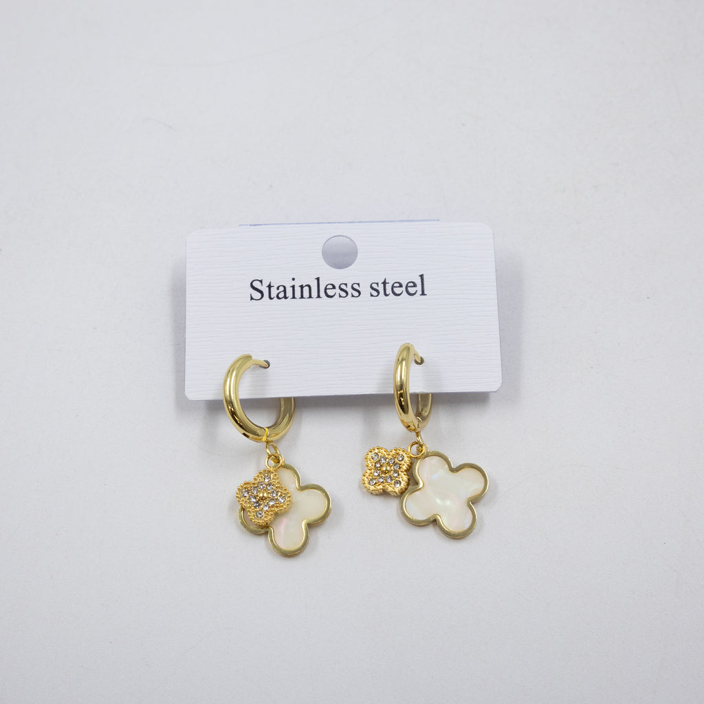 Aretes Dorados de Trebol M3 Oro Laminado
