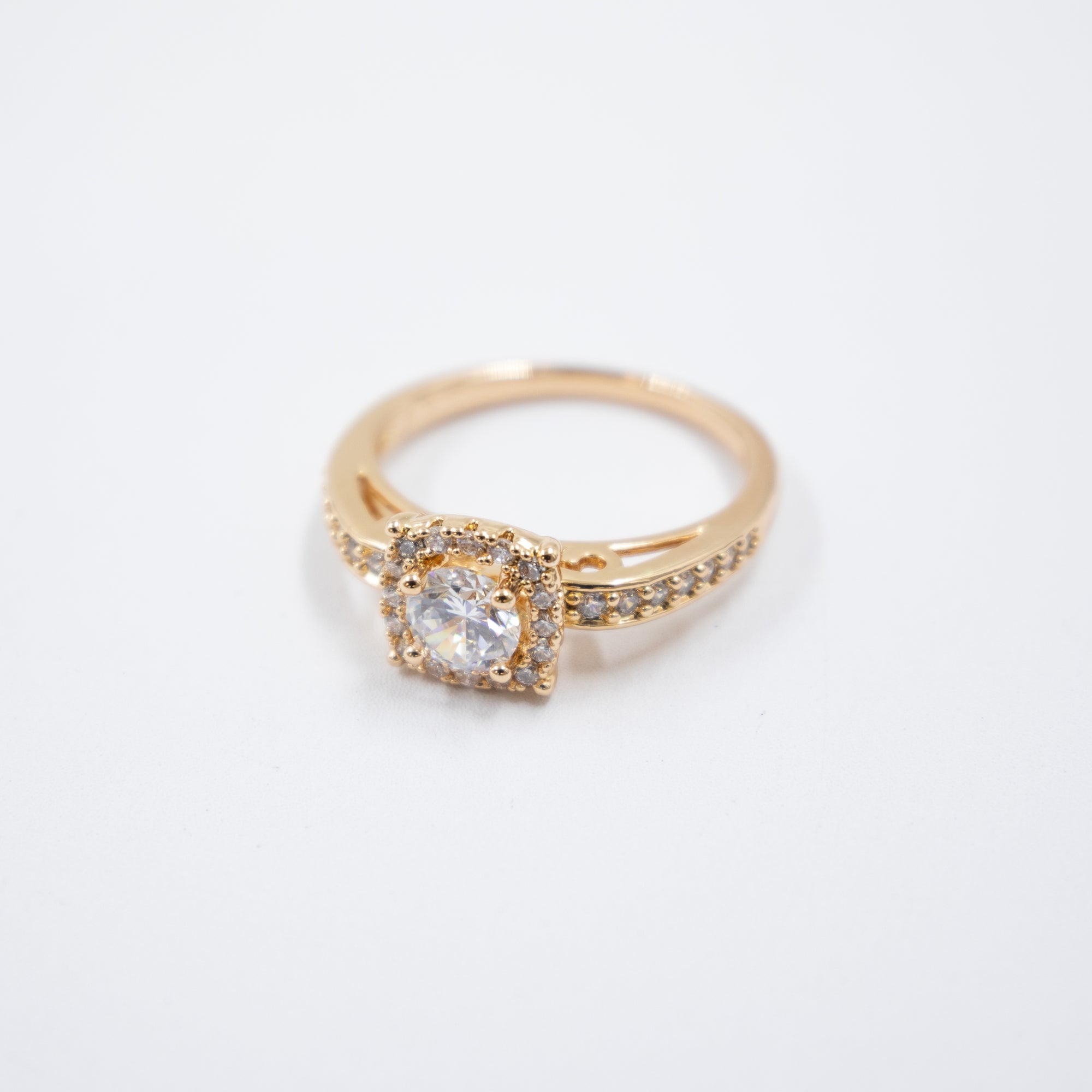 Anillos Dorados Xuping con Piedras M1 Oro Laminado