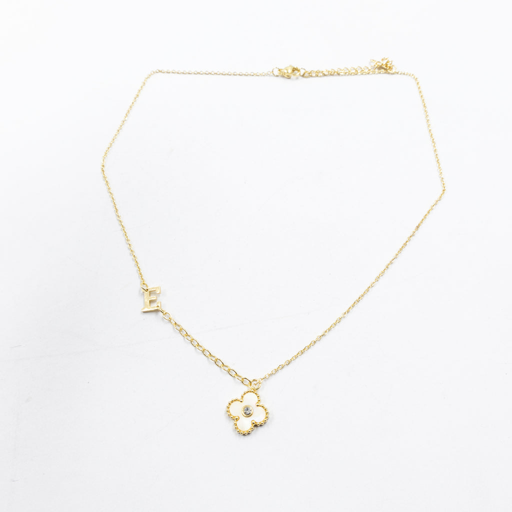 Collar de Dije de Trebol y letra D,E,F  M2 Oro Laminado