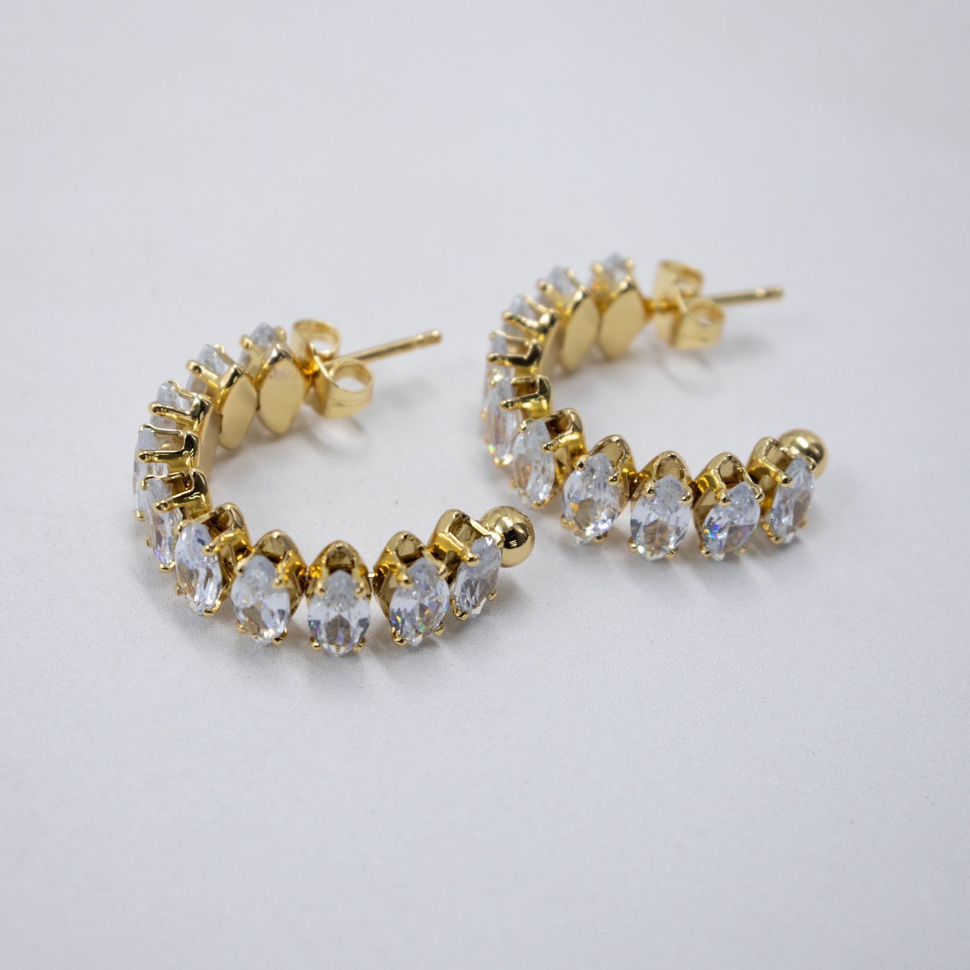 Aretes Dorados con piedras de color M2 Oro Laminado