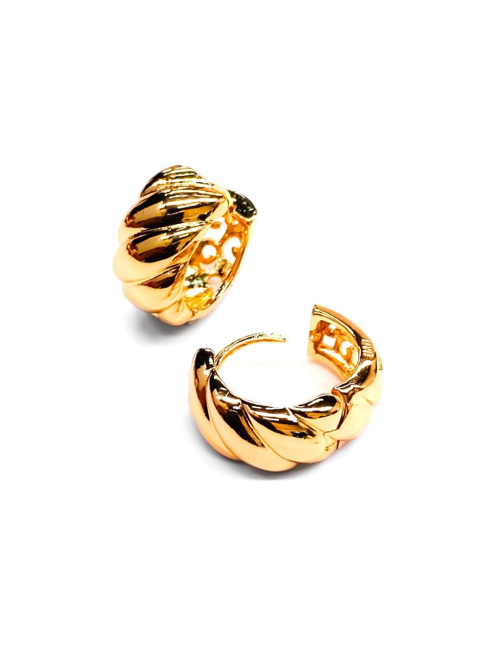 ARETES HUGGIES M21 - ORO LAMINADO