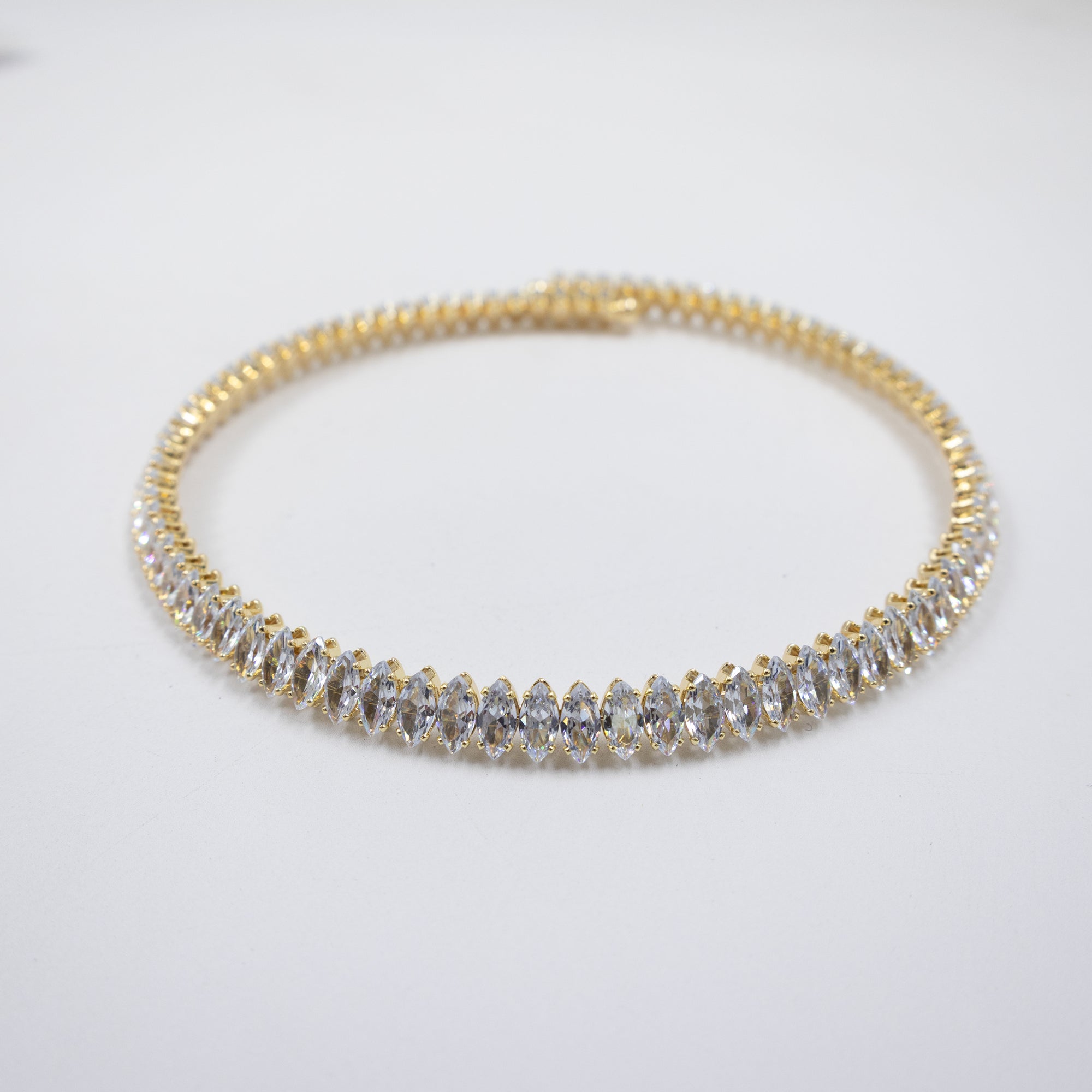 Collar con piedras Dorado y Plateado M1 Oro Laminado