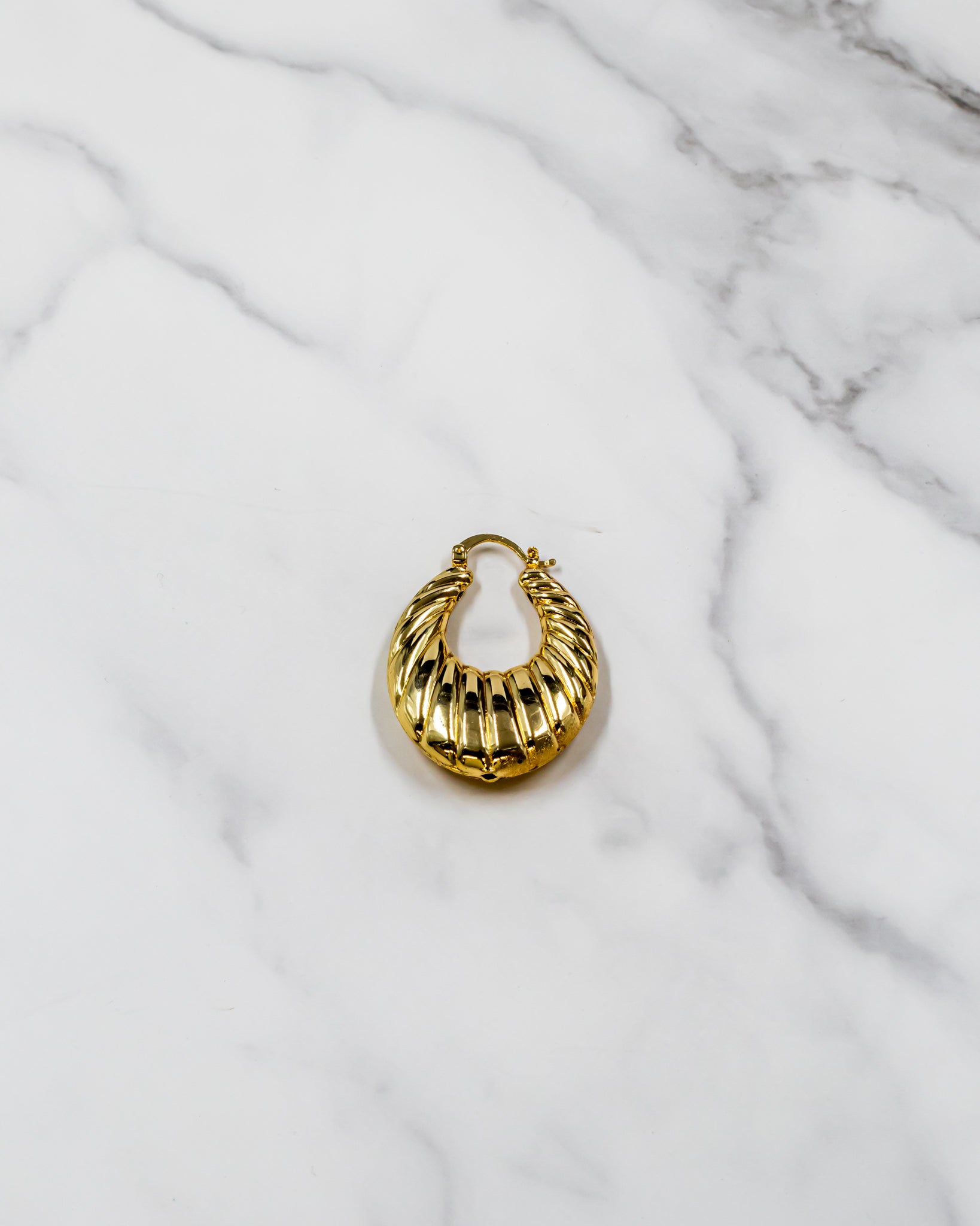 Aretes tipo canasta - M1 Oro Laminado