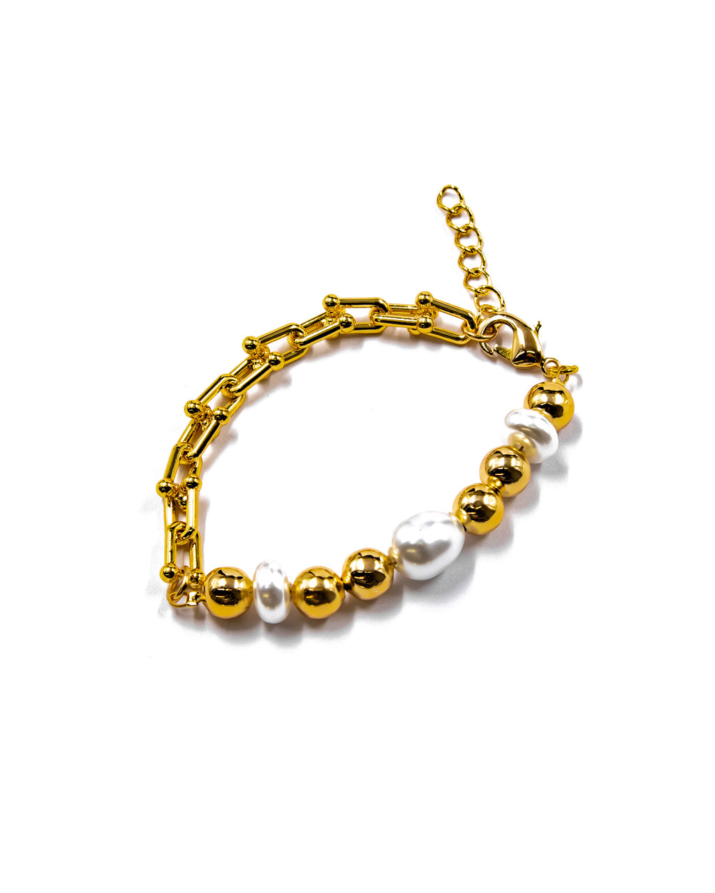 Pulsera Dorada con cuentas y dije - M2 Oro Laminado