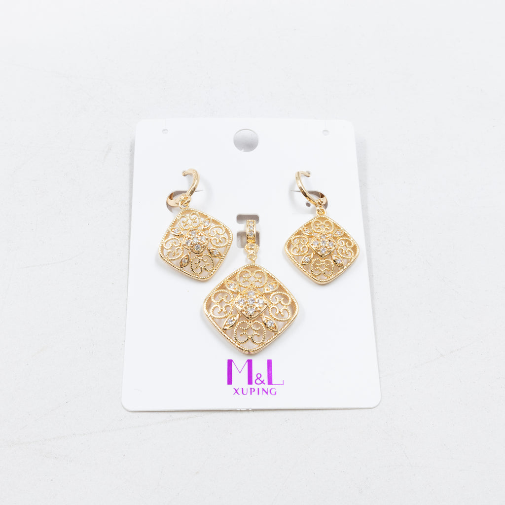 Conjunto de de Aretes y Dije M3 Oro Laminado