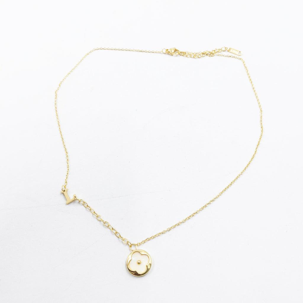 Collares Dorados con dijes de letra M,L,K y dije de Trebol M4 Oro Laminado