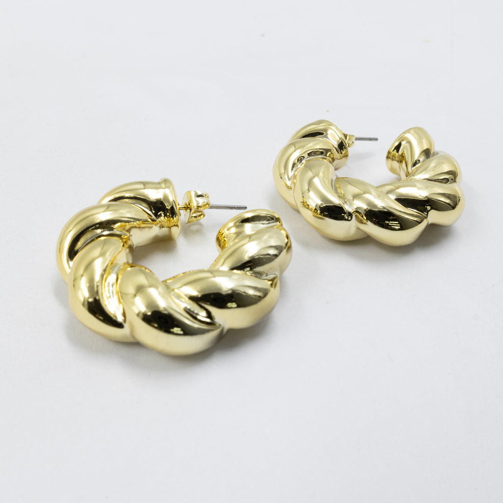 Aretes Dorados Diferentes Diseños 26/05/26 M1 Oro Laminado