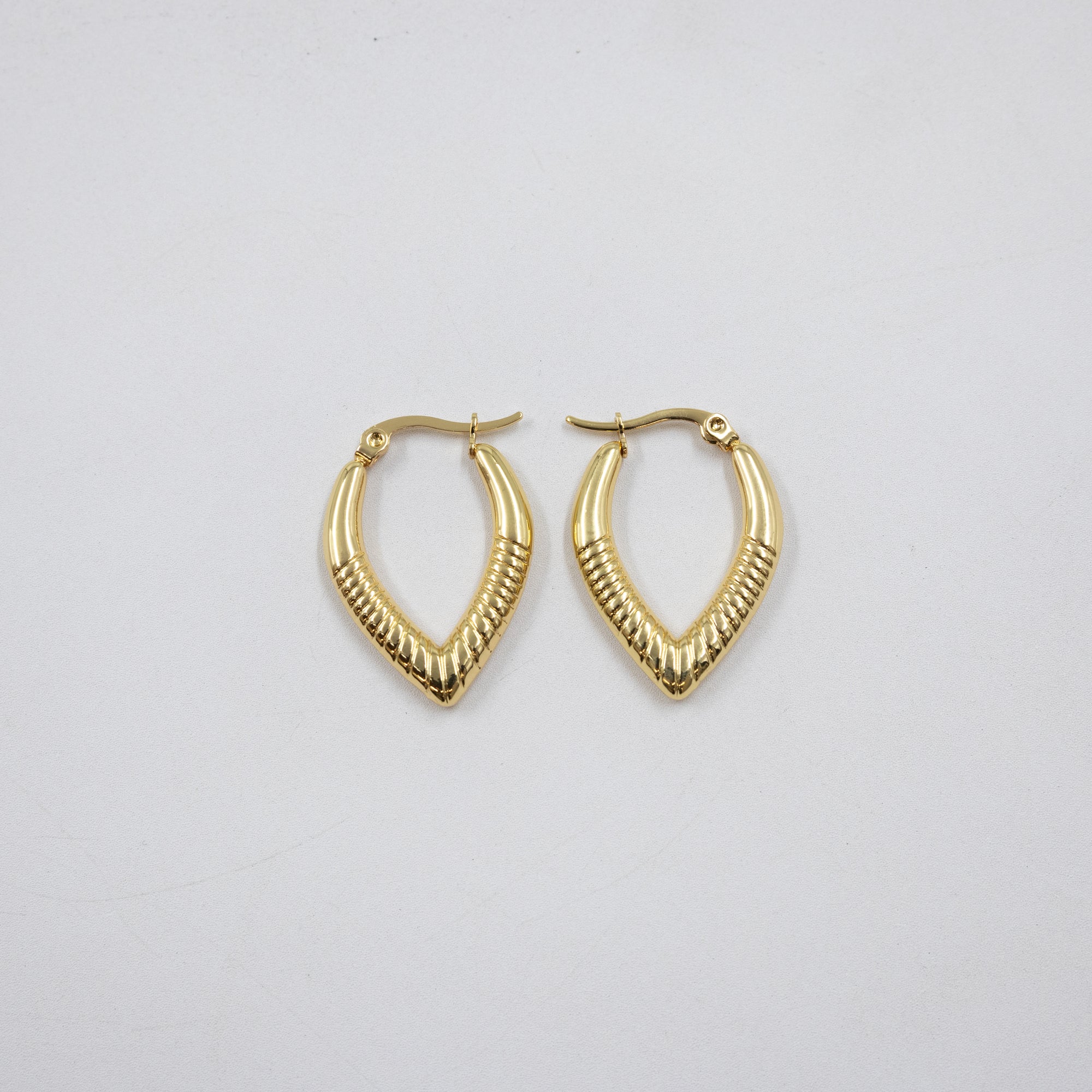 Aretes Dorados Chicos M3 Oro Laminado