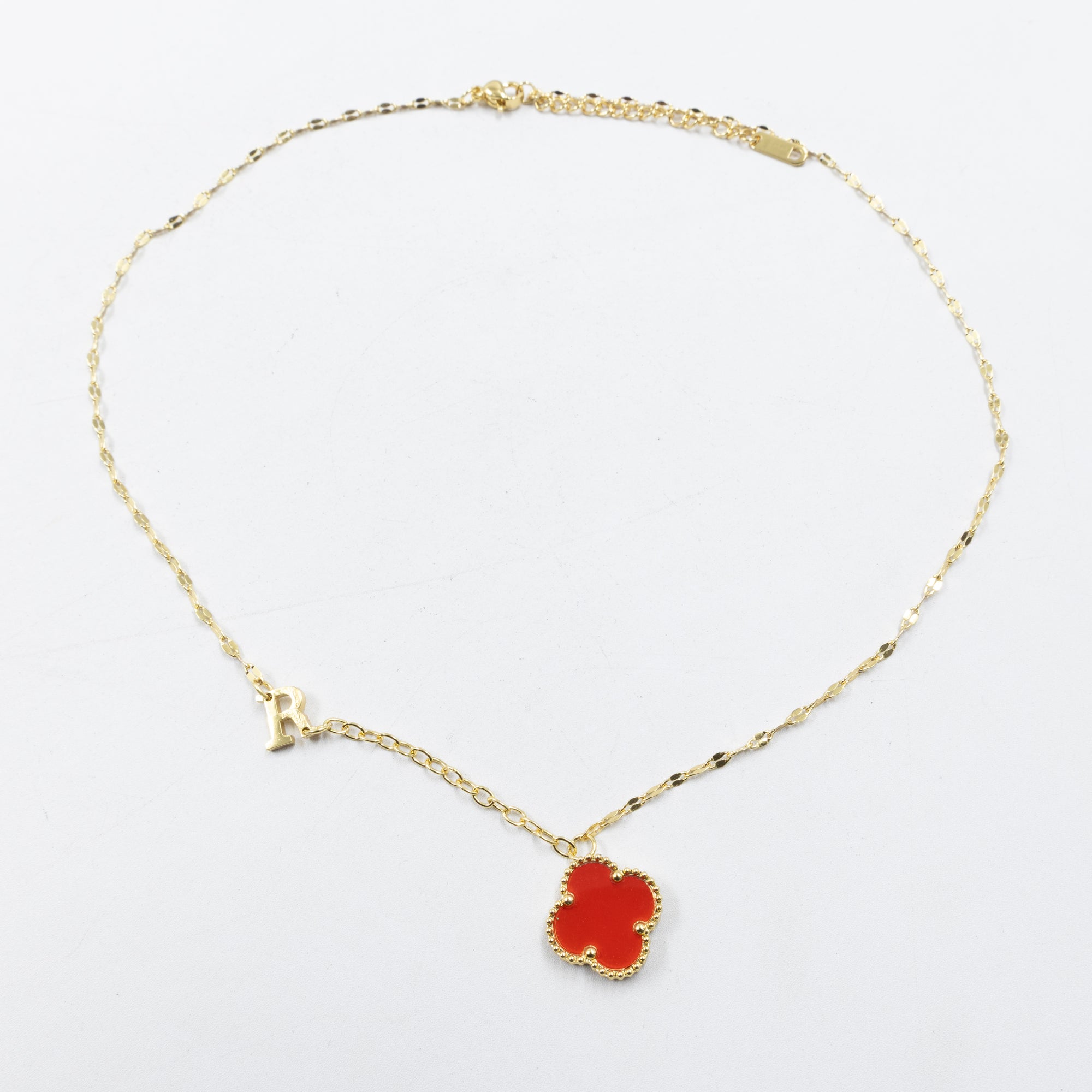 Collares Dorados con dijes de letra P, R, S y dije de Trebol M5 Oro Laminado